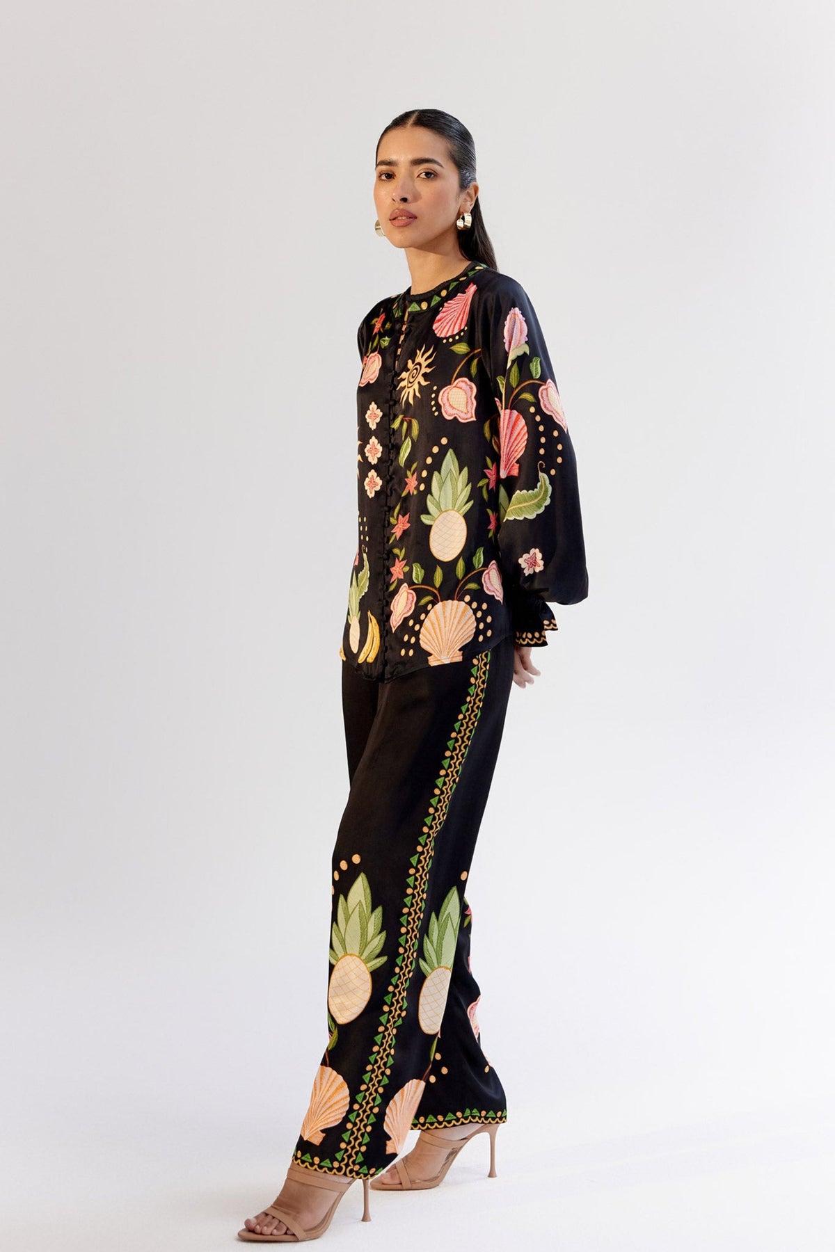 Seashell Black Ilia Pant