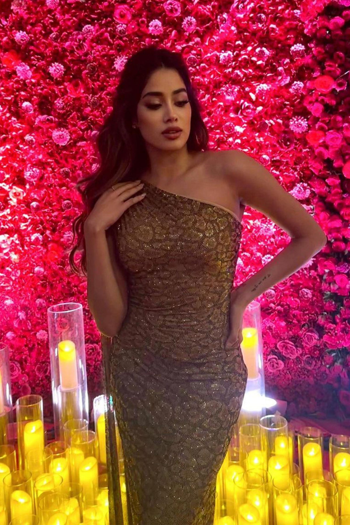 Janhvi Kapoor in Itrh