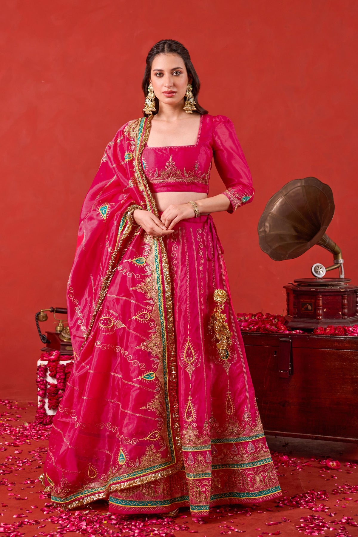Nayaab Lehenga Set