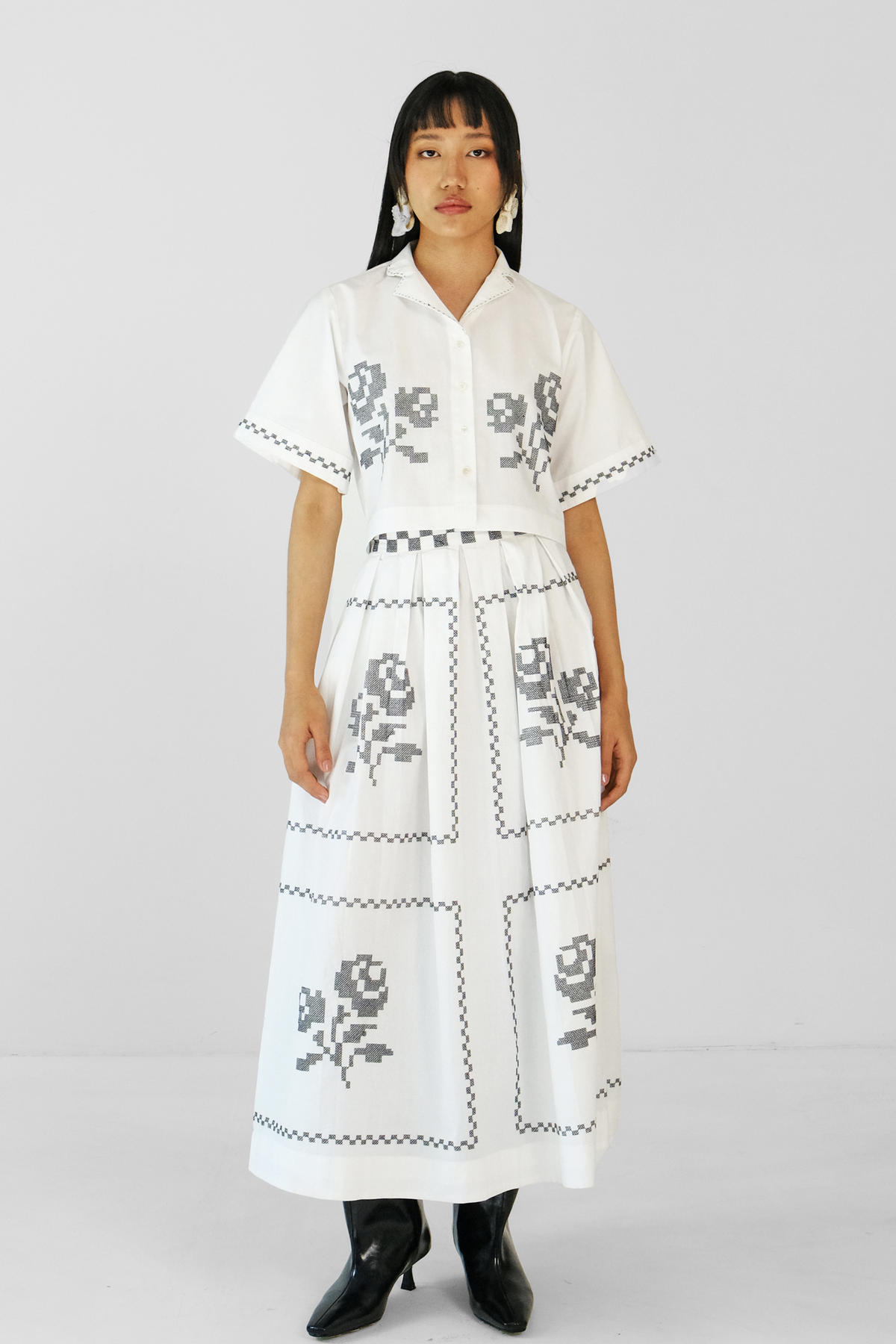 White Embroidery Skirt Set