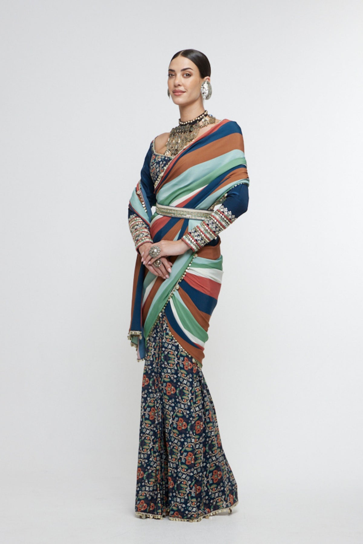 Nayra Saree Set