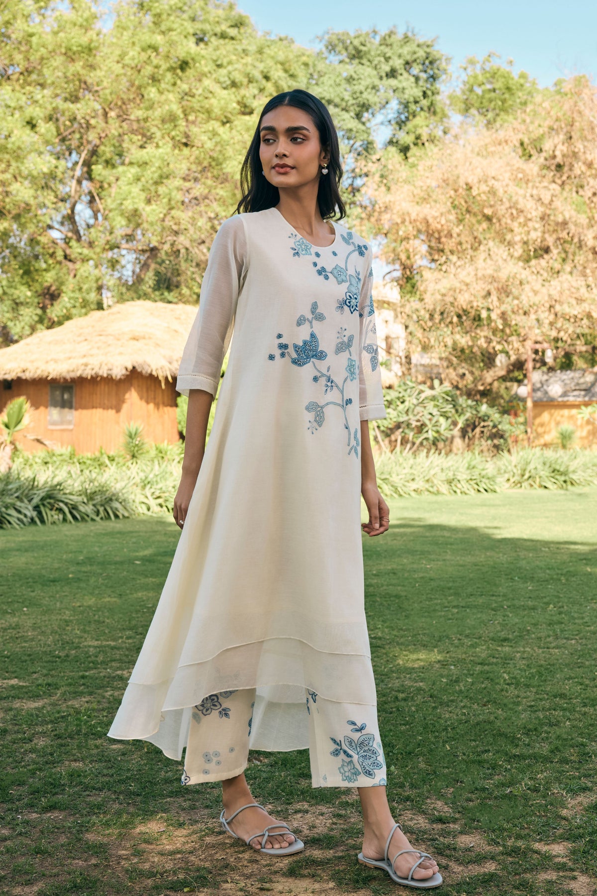 Pearl Applique Embroidered Kurta