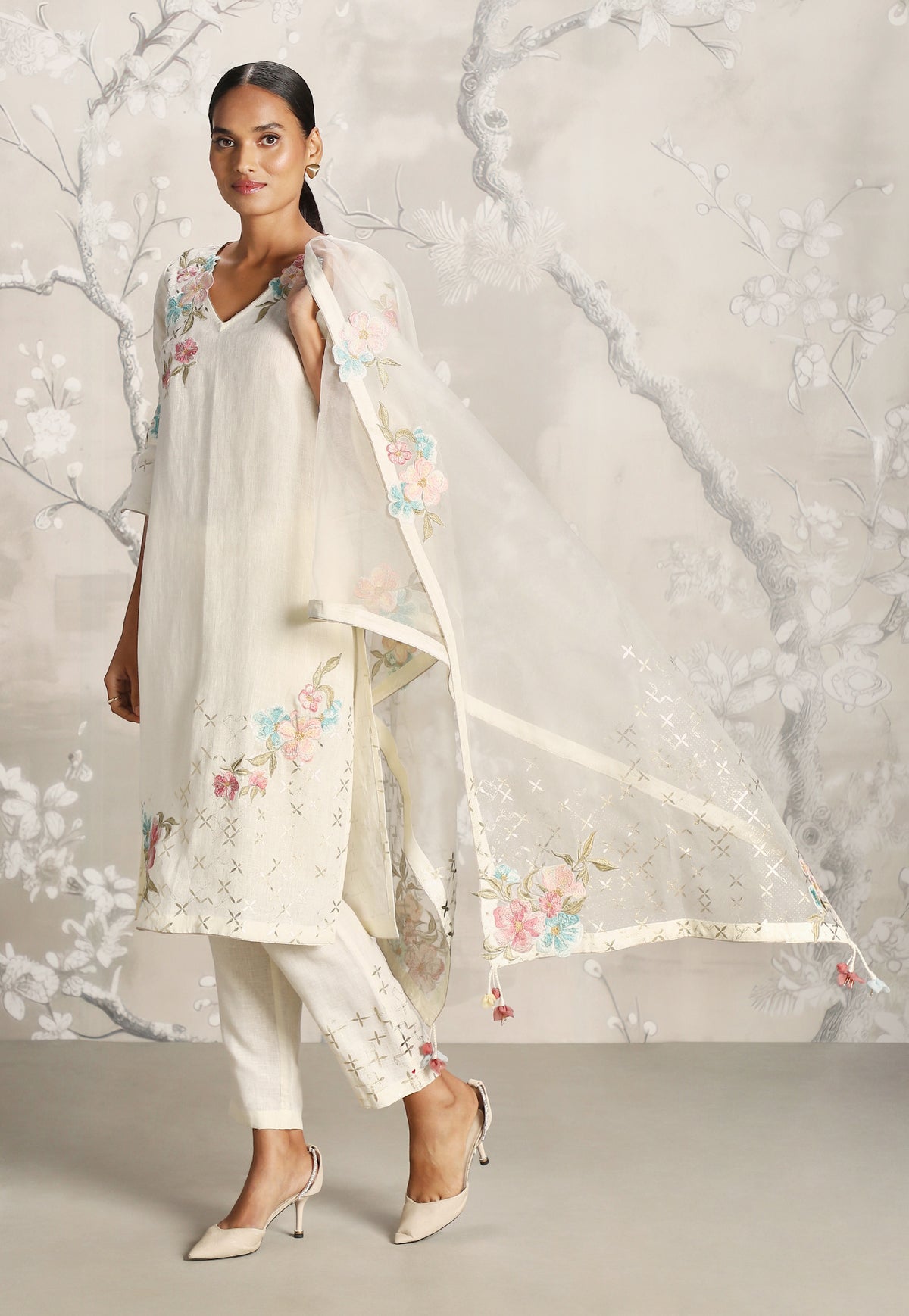 Off White Corsage Kurta Set