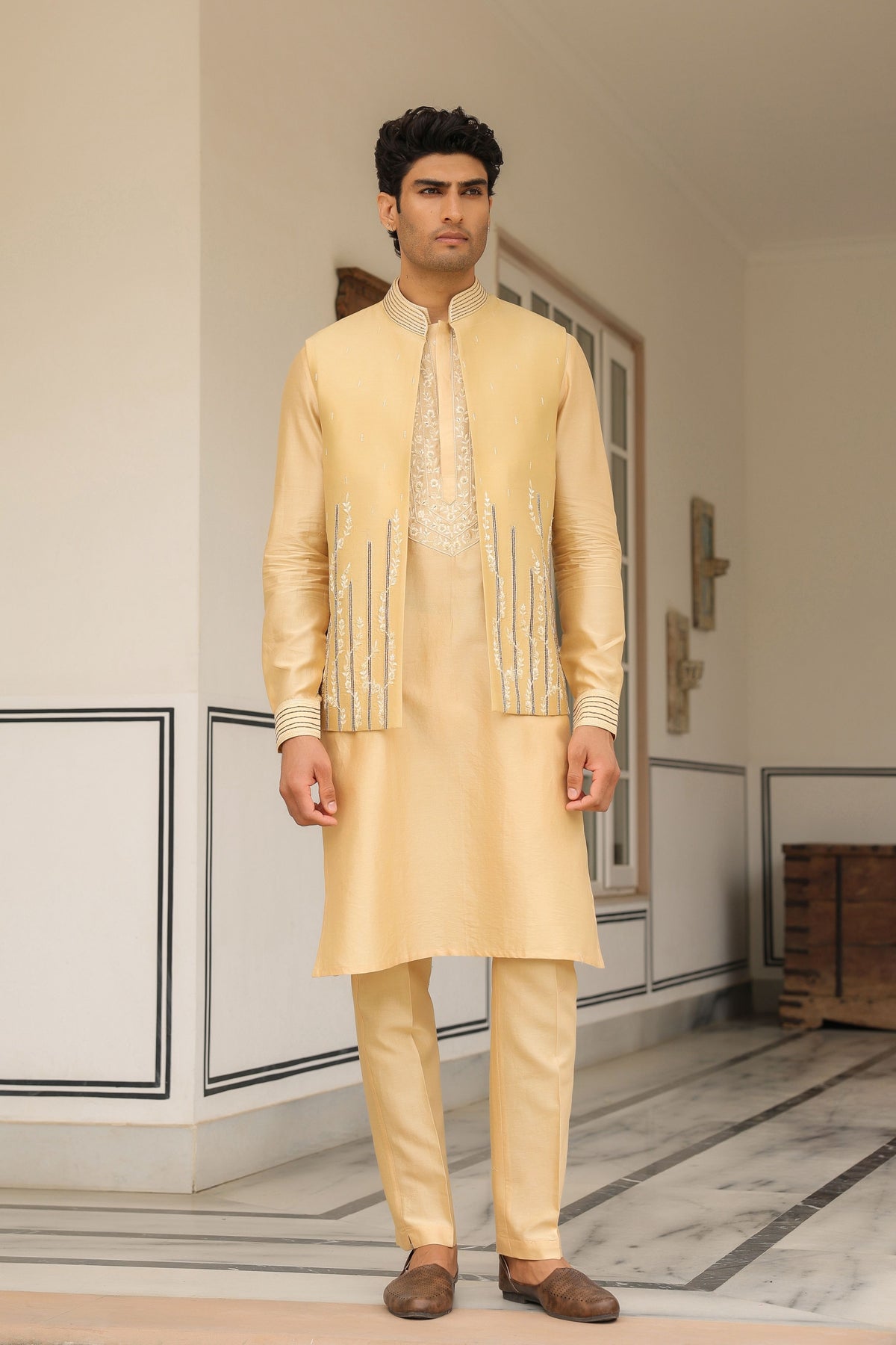 Gulzar Beige Floral Embroidered Bandi