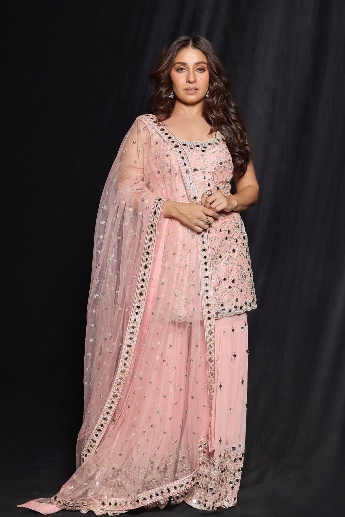 Sunidhi Chauhan in Gopi Vaid