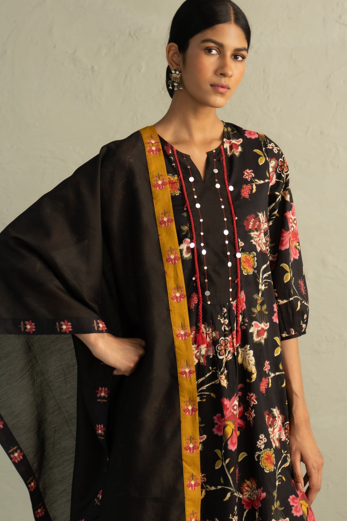 Black Phool Dori Kurta Set