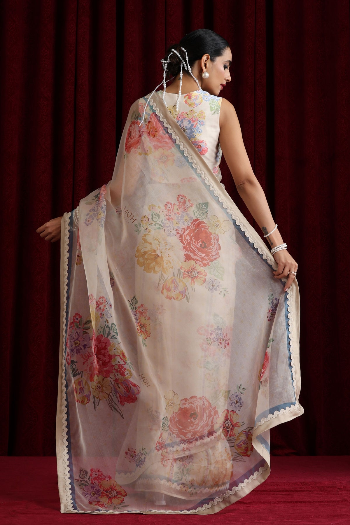 Mohtarma&#39;s Rose Garden Saree