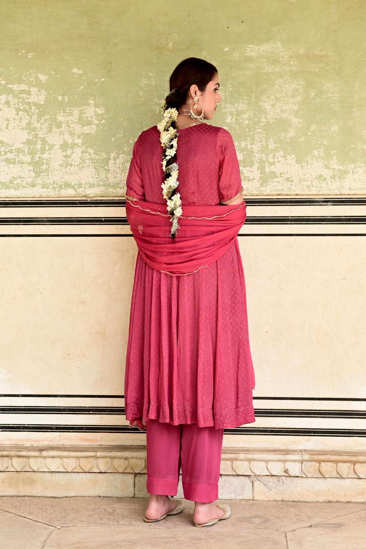 Surkh Kurta Set