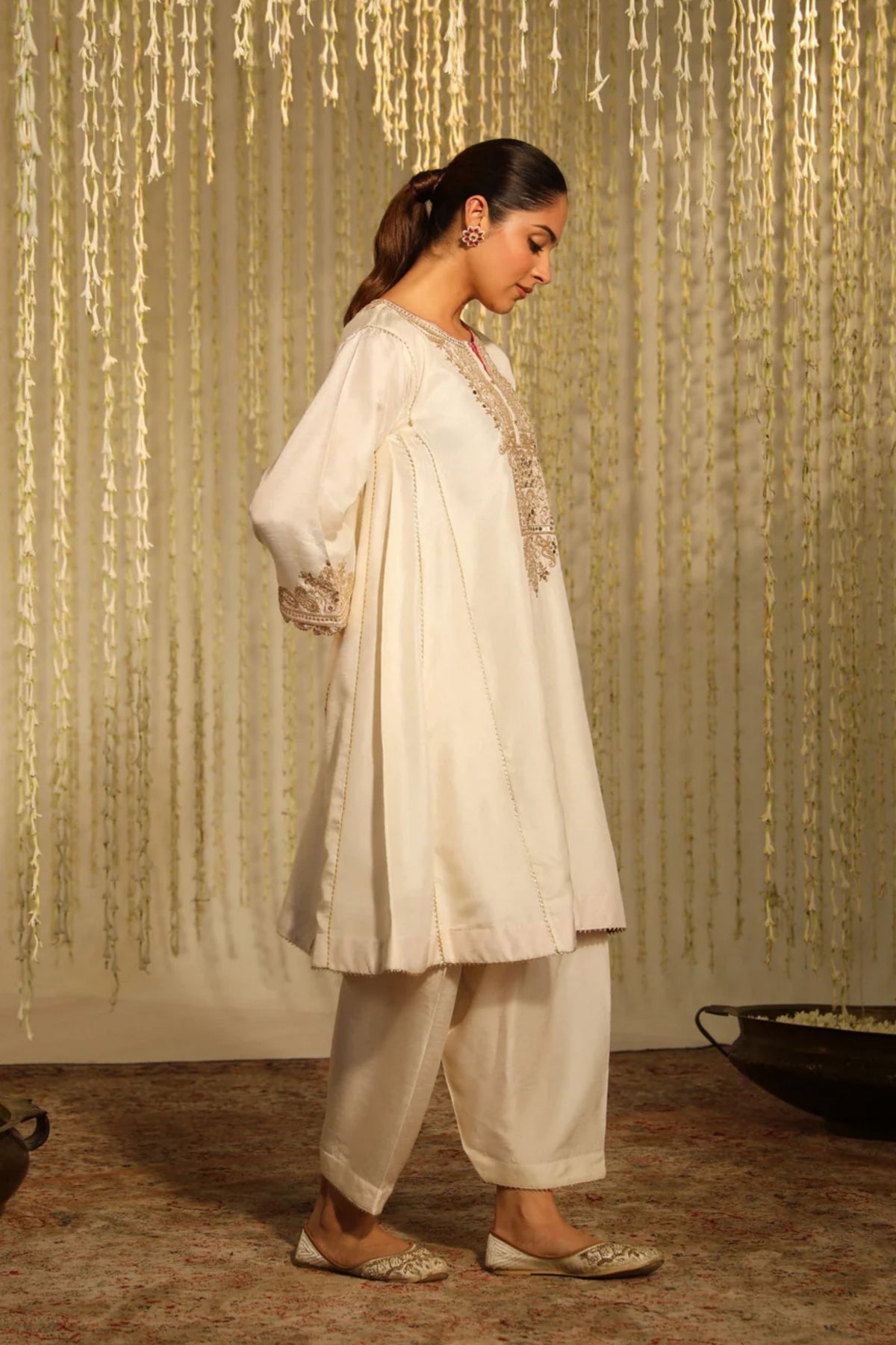 Meher Daisy Ivory Kurta Set
