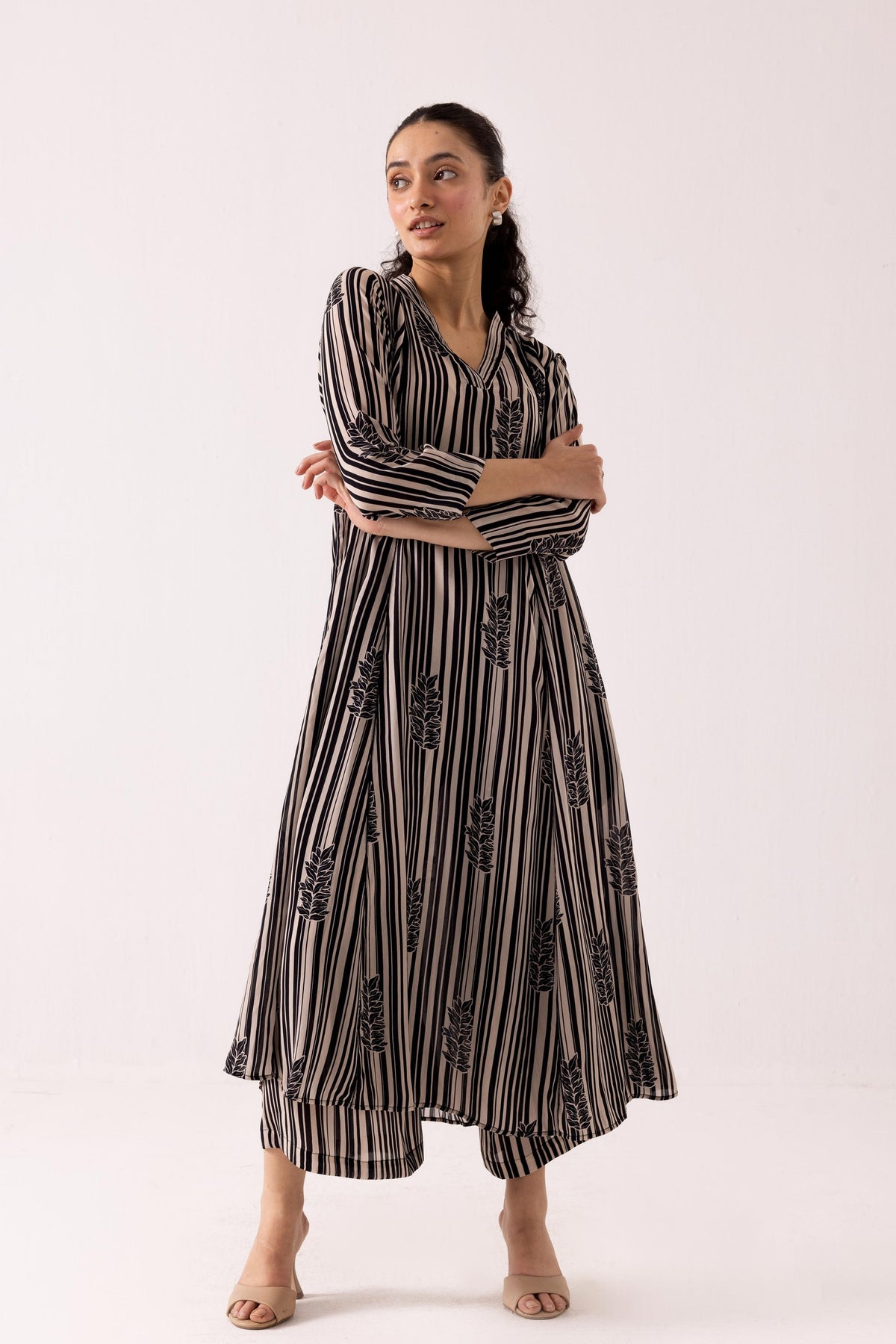 Thea Maple Kurta in Black