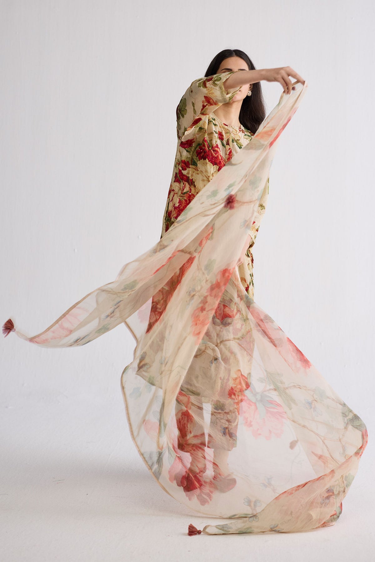 Sama Embroidered Kurta Set