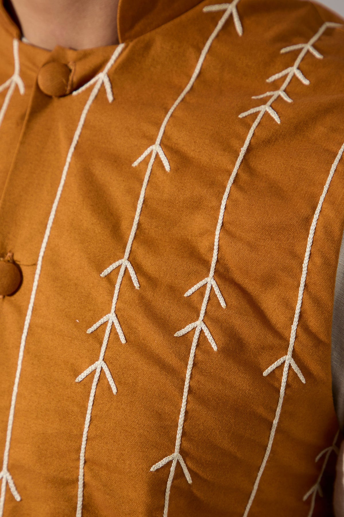 Elian Hand Embroidered Bandi
