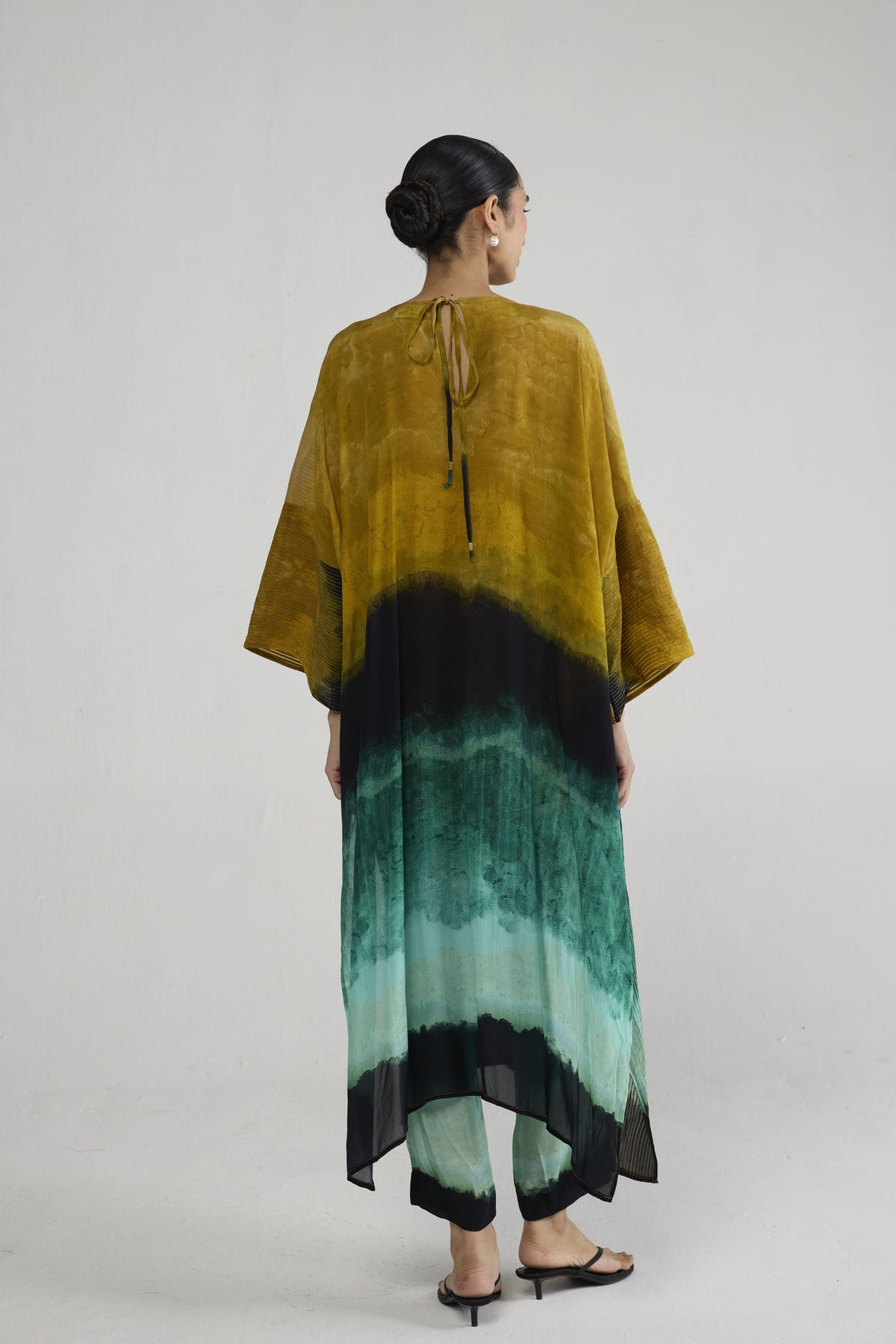 Uri Pintucks Kaftan Set
