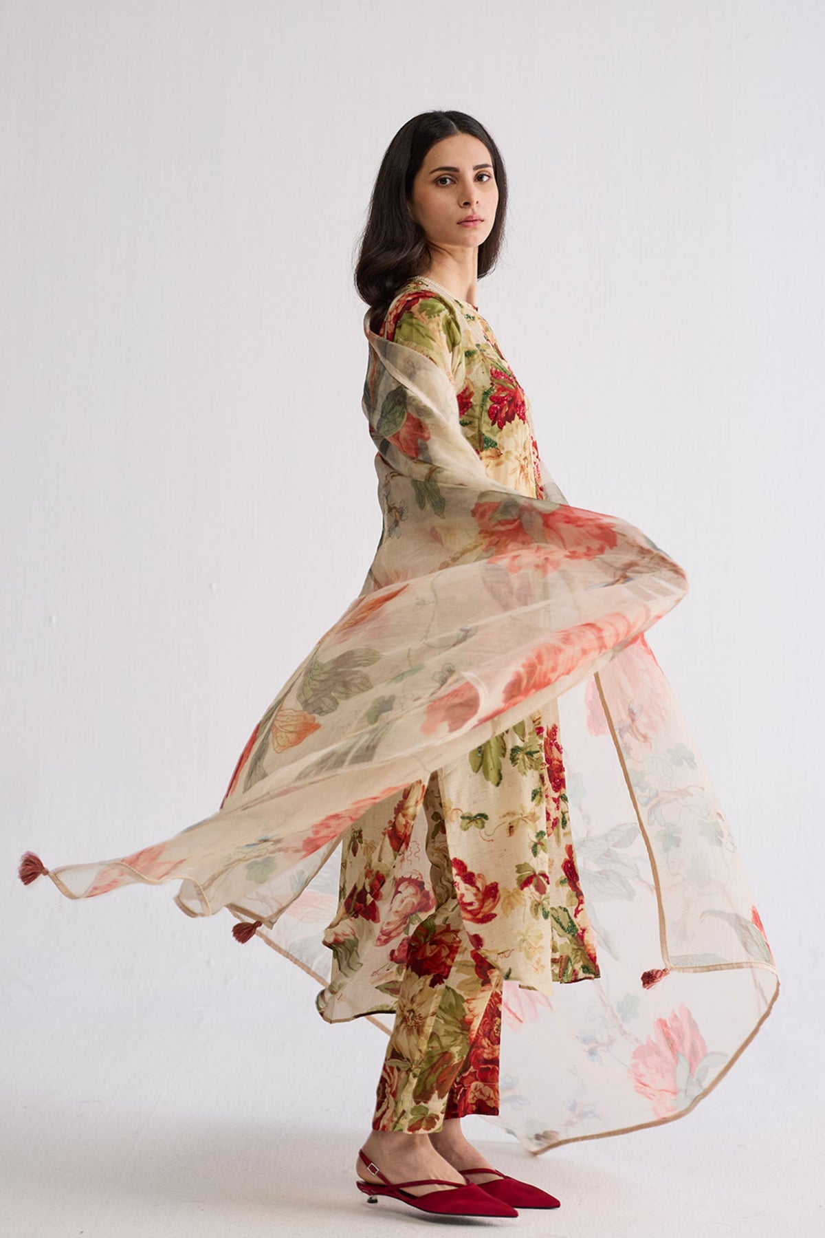 Sama Embroidered Kurta Set