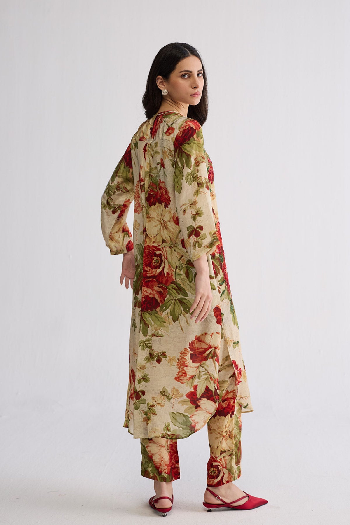 Sama Embroidered Kurta Set
