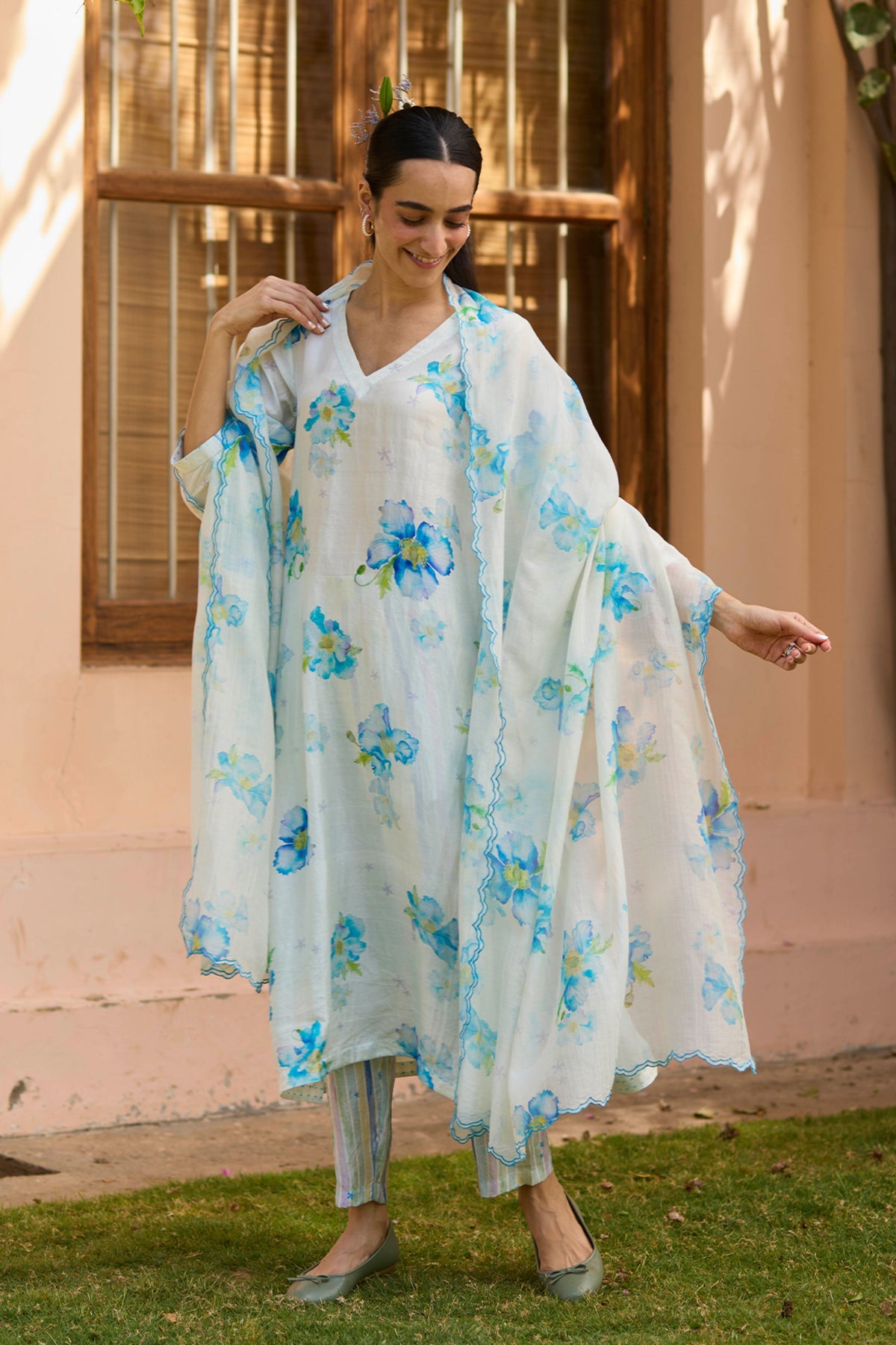 Dawn Poppy Ivory Kurta Set