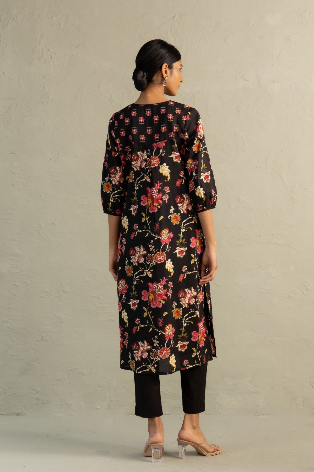 Black Phool Dori Kurta Set