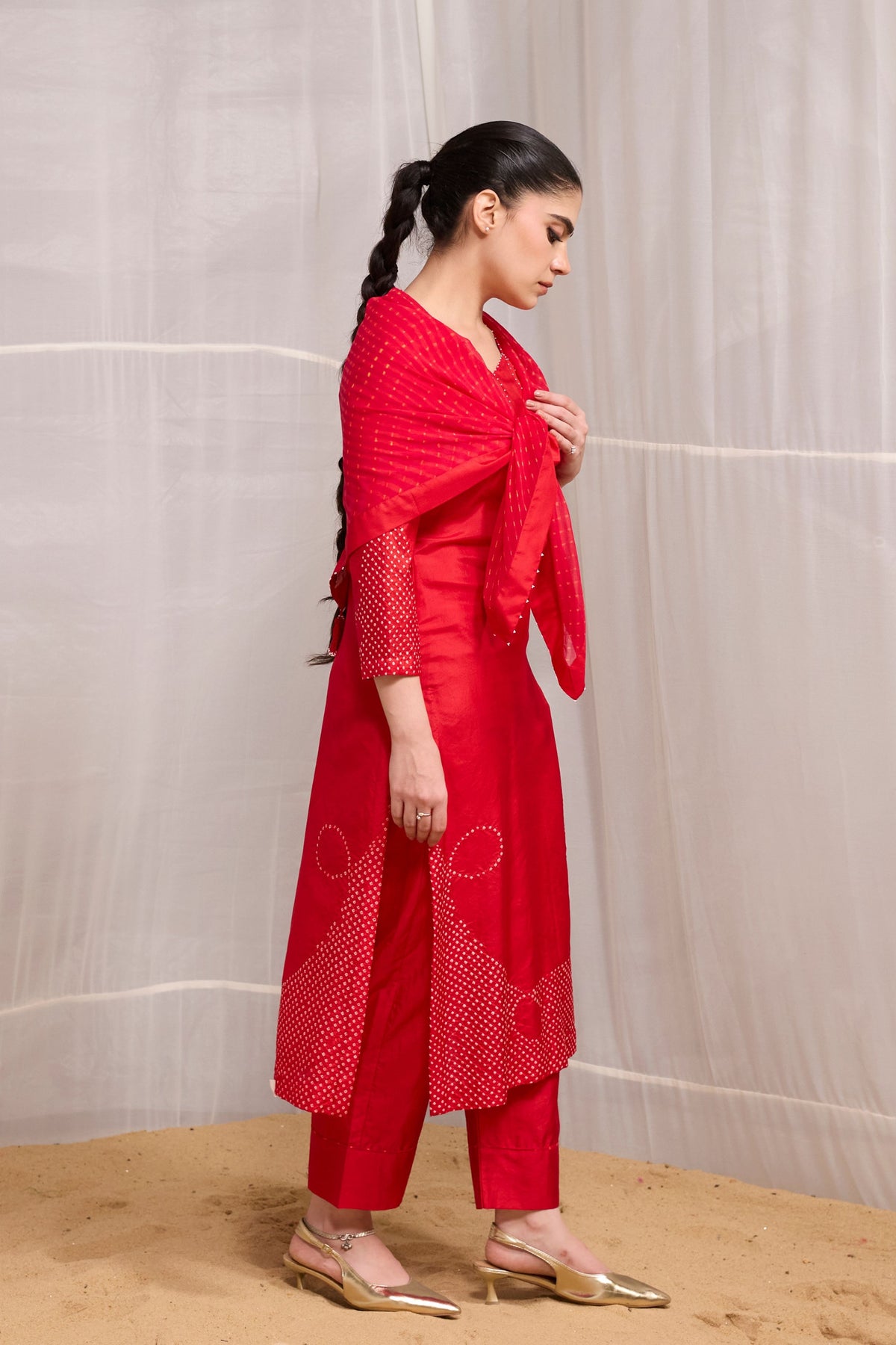 Red Raah Suit