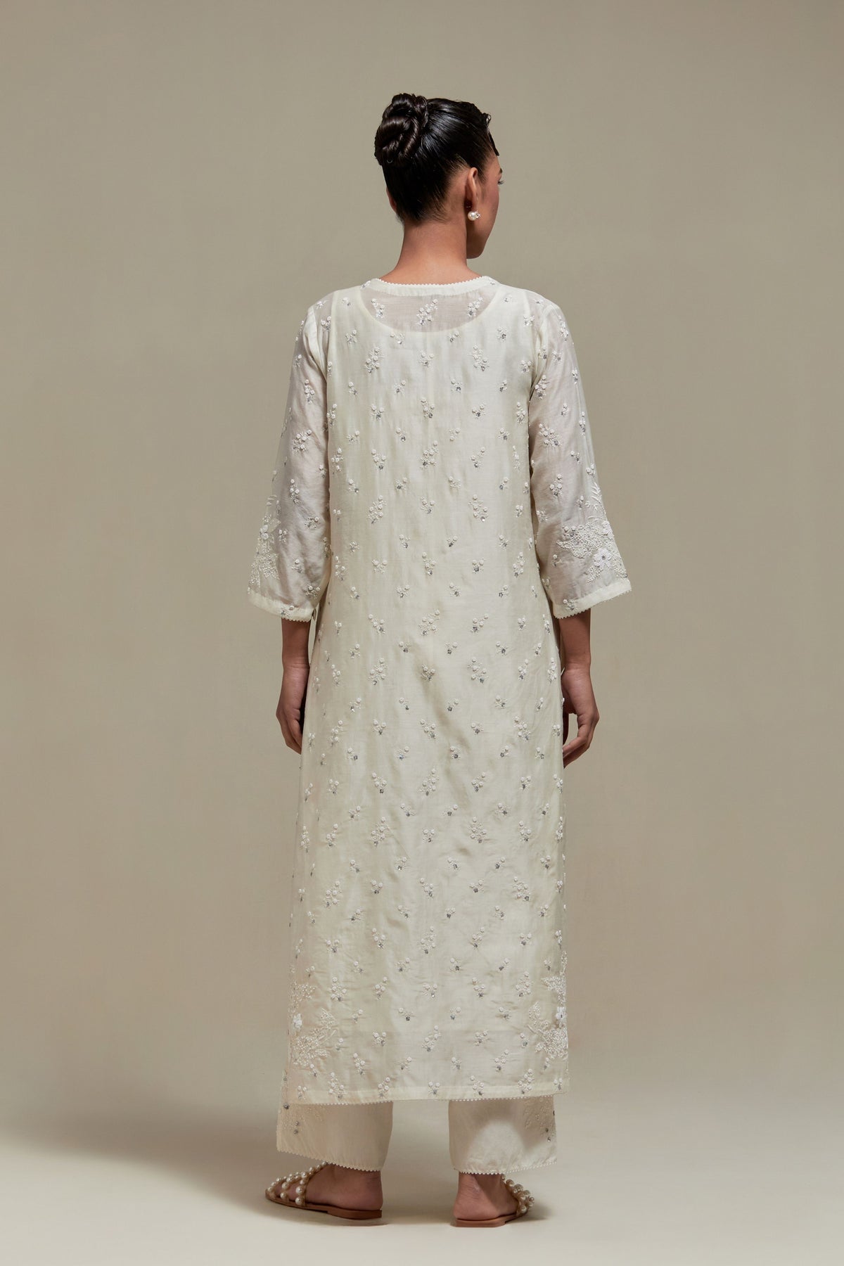 Off White Straight Kurta And Pants