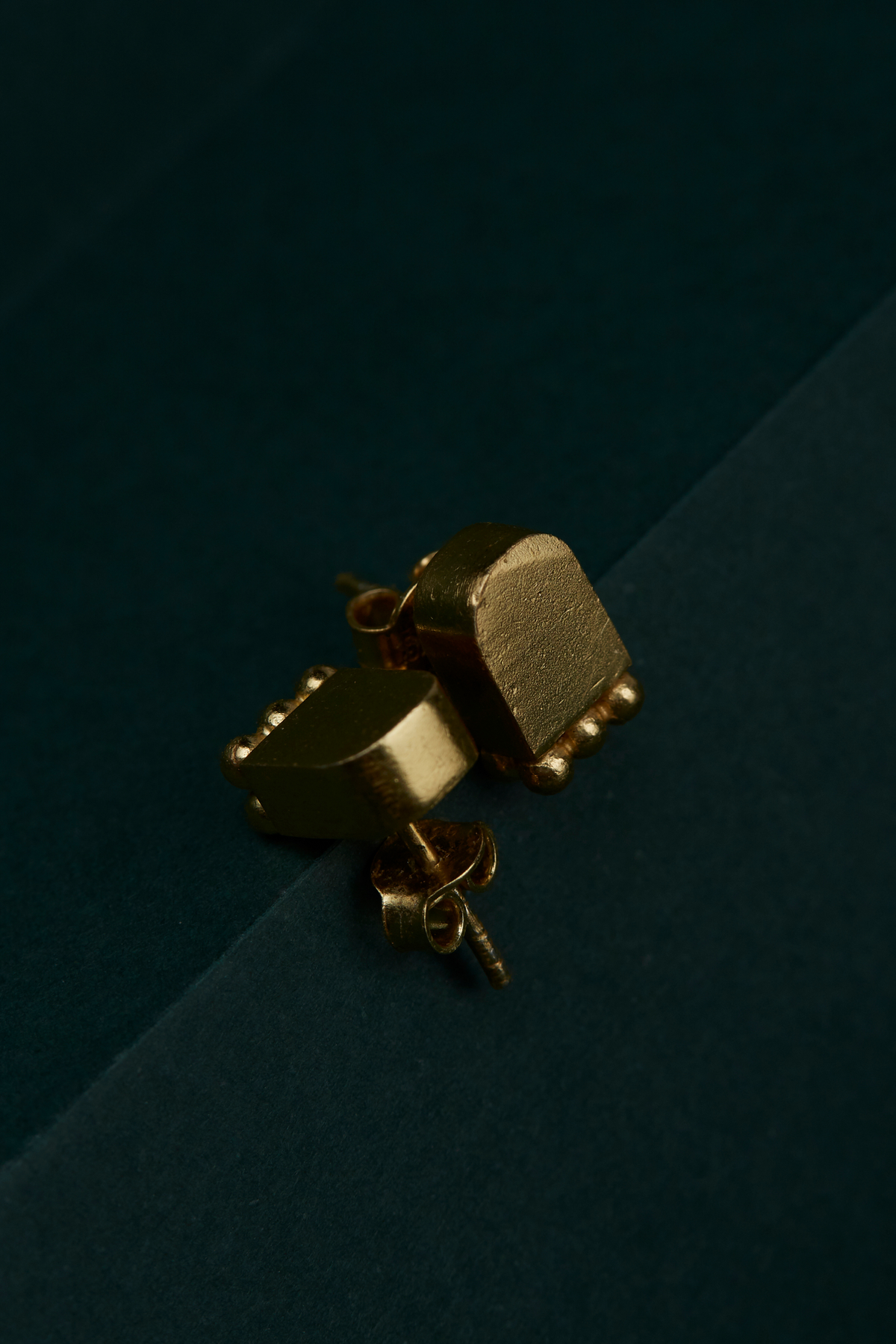 Milestone Earrings Gold