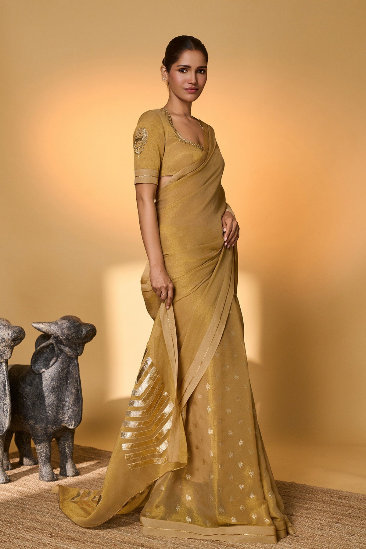 Gold Droopy Bloom Gota Saree