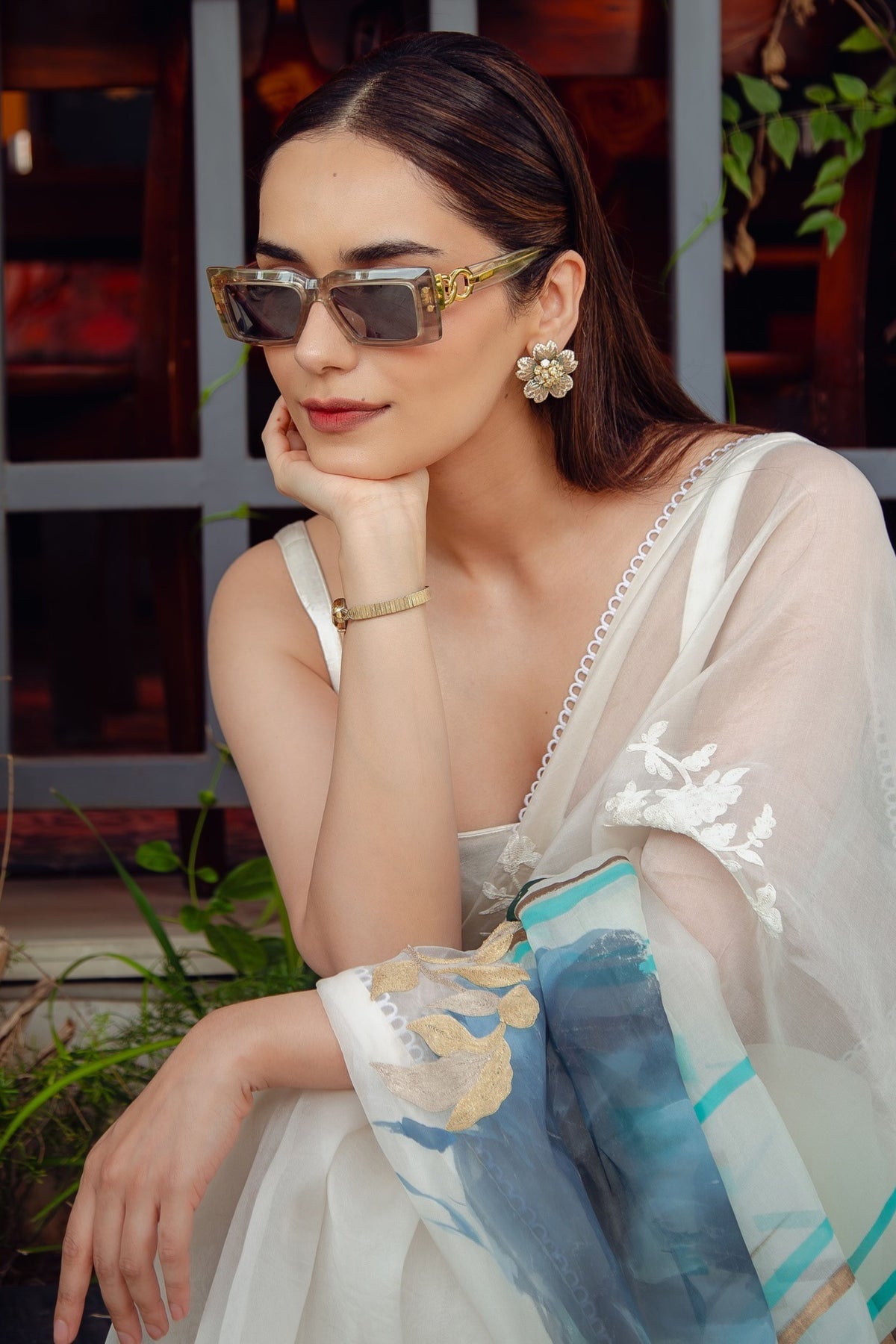 Manushi Chillar in Devnaagri
