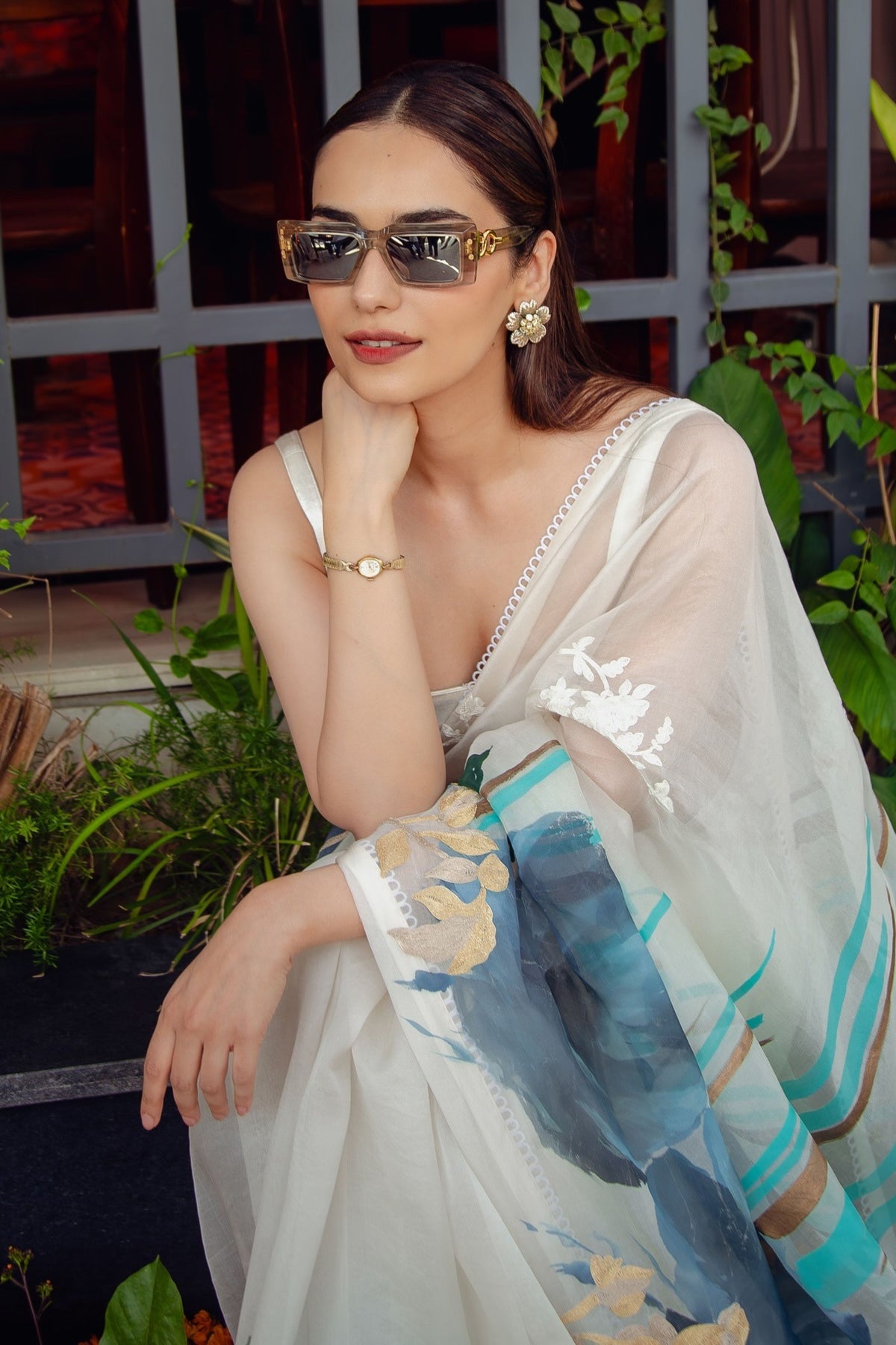 Manushi Chillar in Devnaagri
