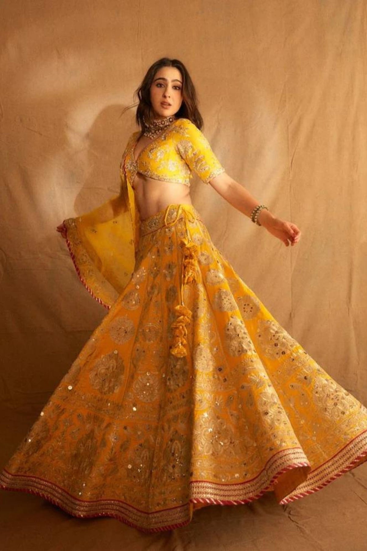 Sara Ali Khan in Gopi Vaid