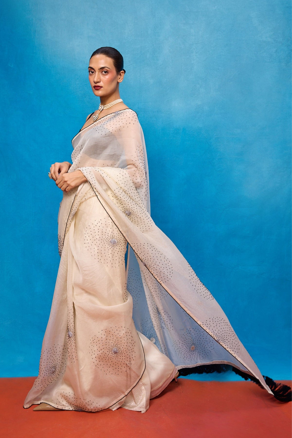 Handwoven Off-white Kora Banarasi Saree