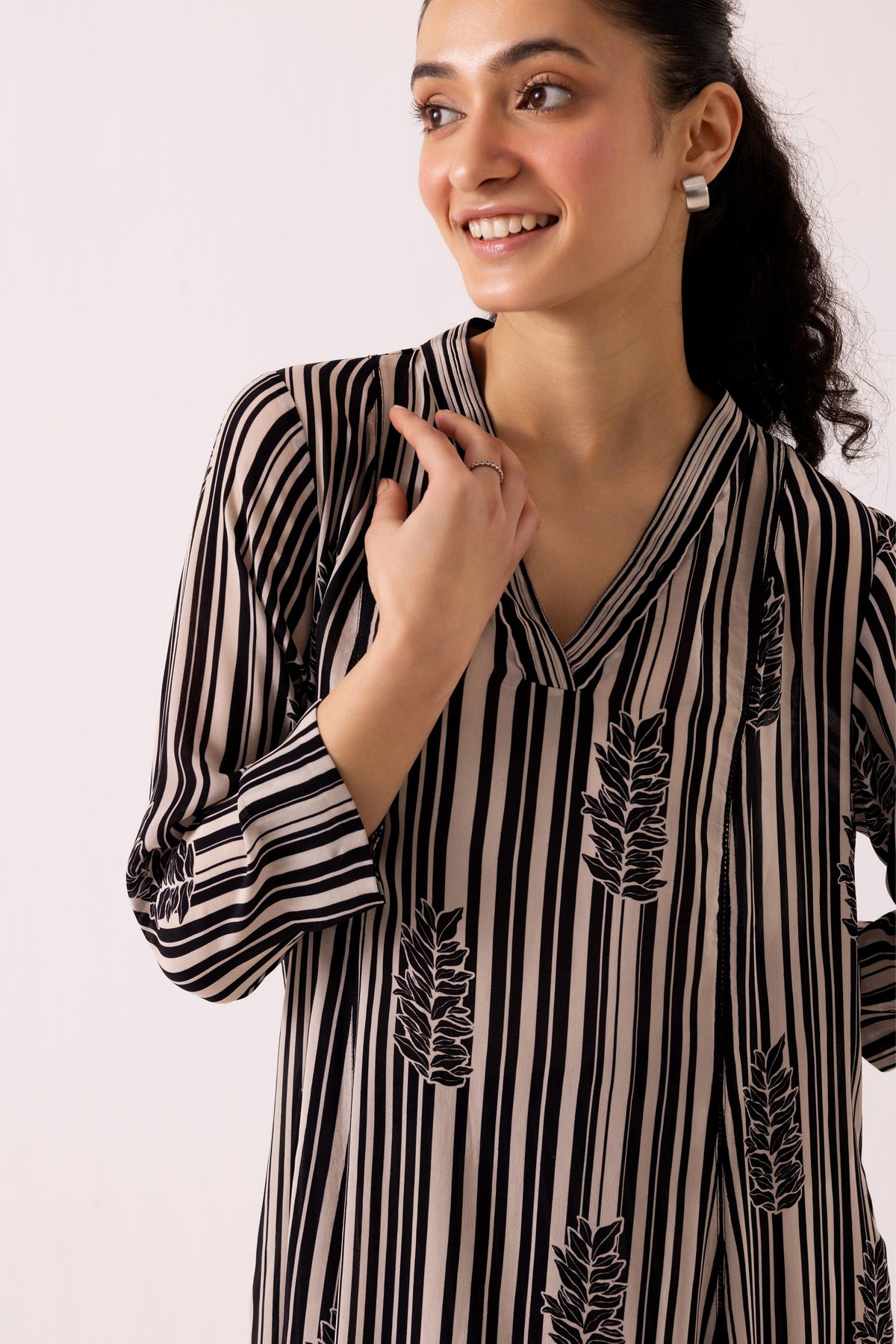 Thea Maple Kurta in Black