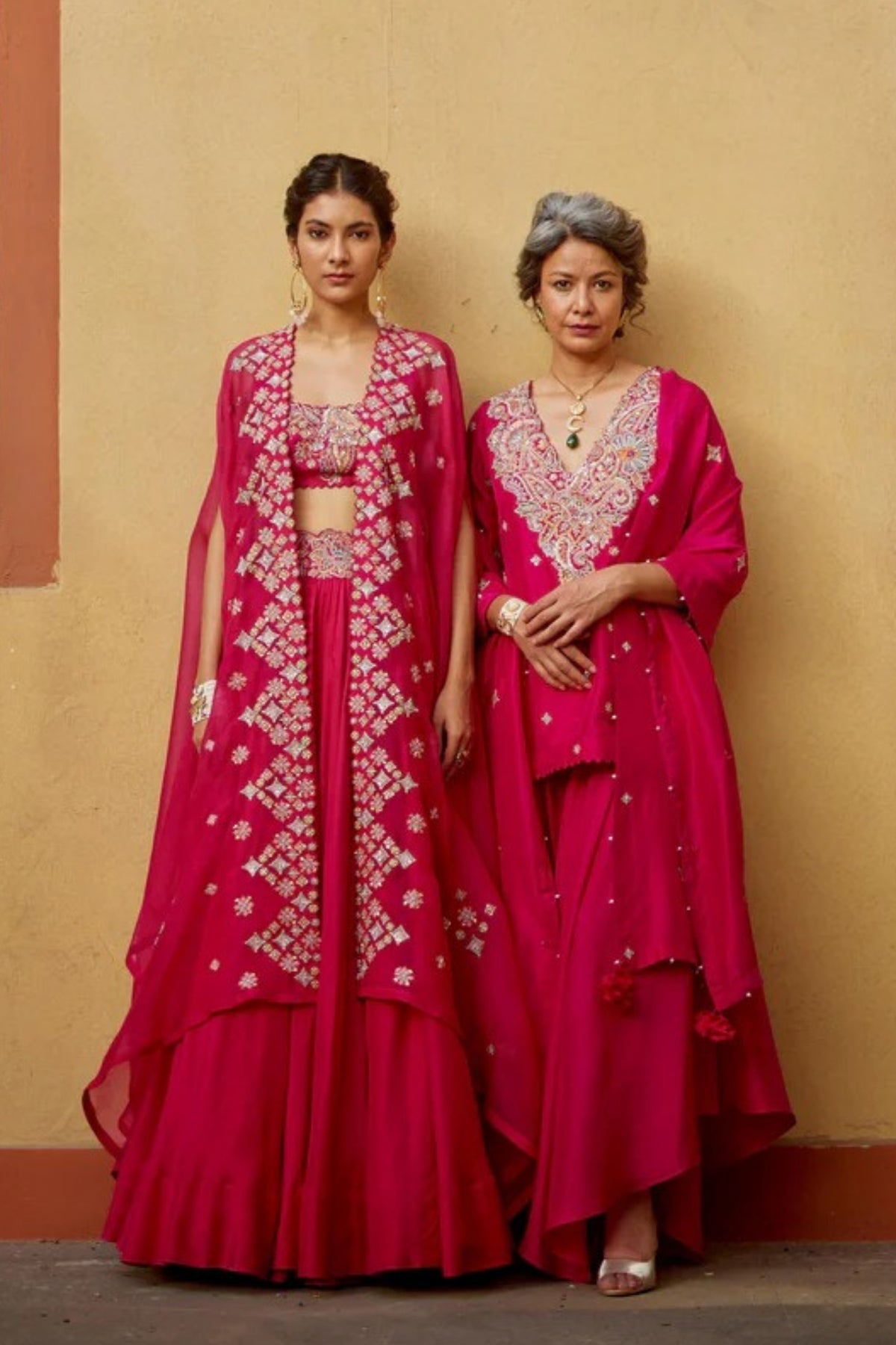 Ishaani Cape Set