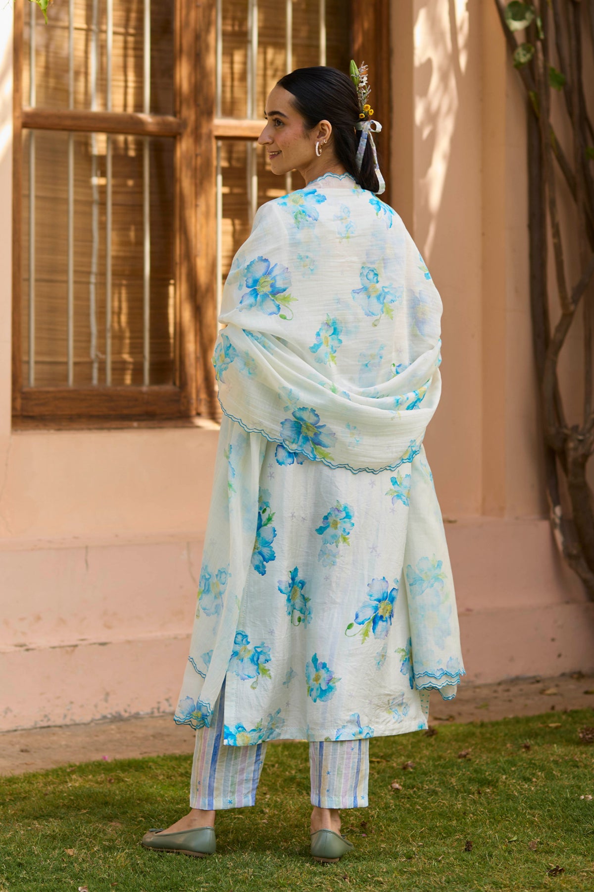 Dawn Poppy Ivory Kurta Set
