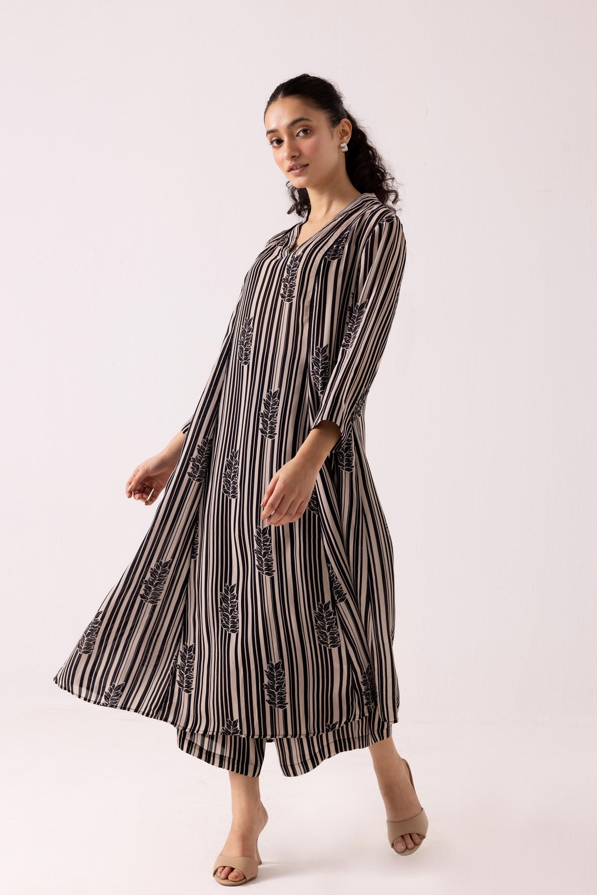 Thea Maple Kurta in Black
