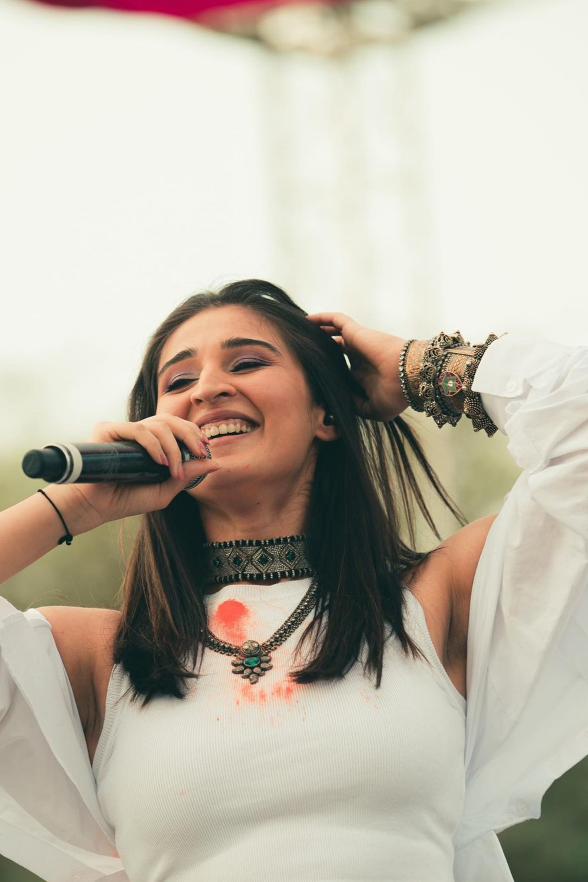 Dhwani Bhanushali in Choker