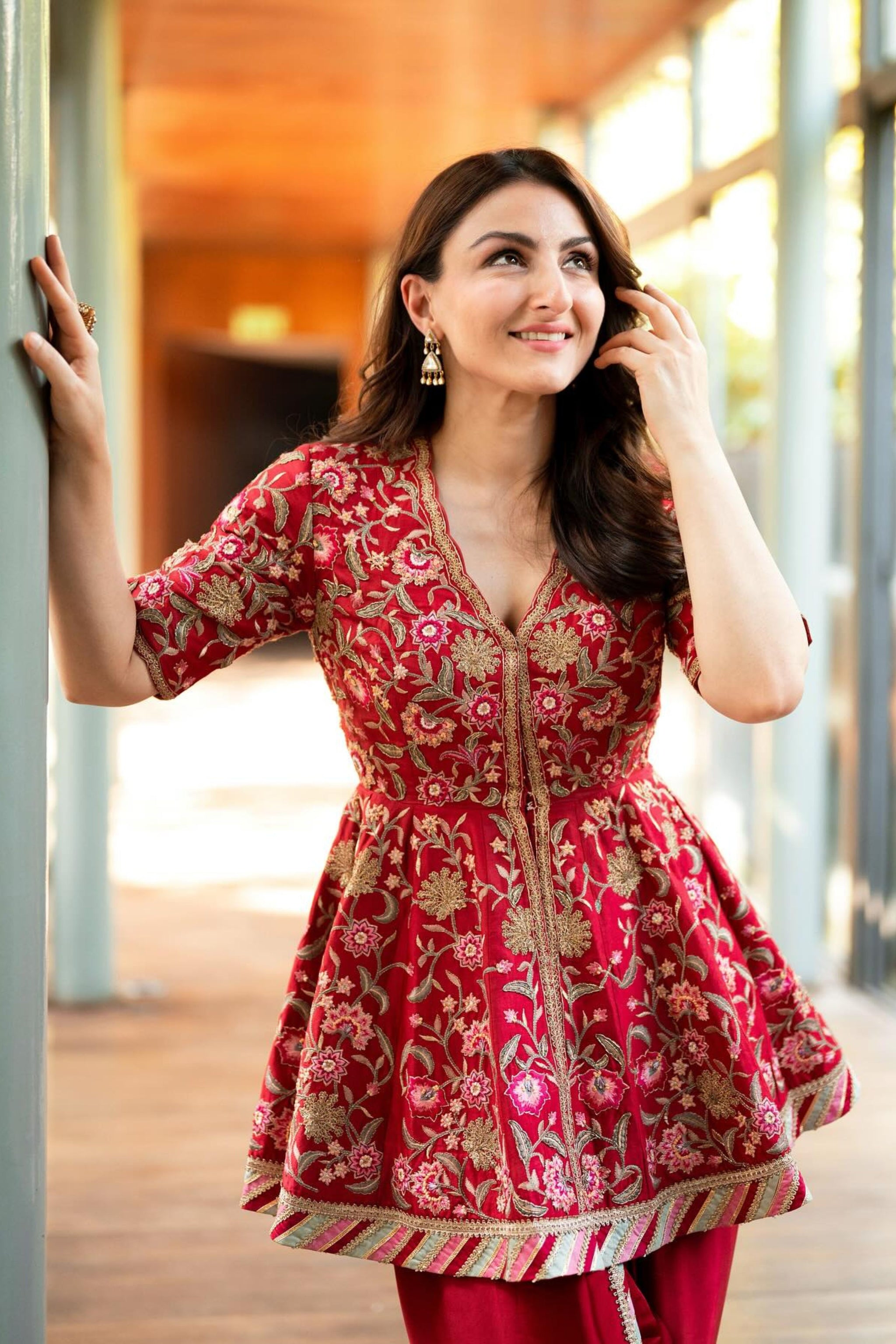 Saba Ali R Saba Ali Khan in Simar Dugal - Elahe
