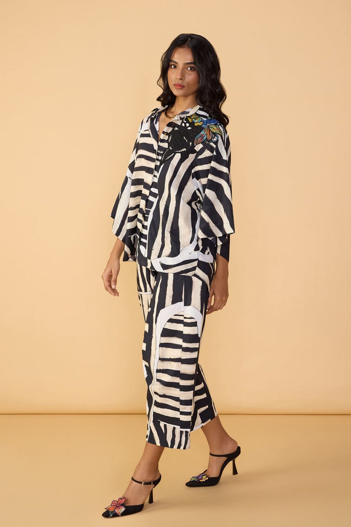 Loly Shirt in Black and White