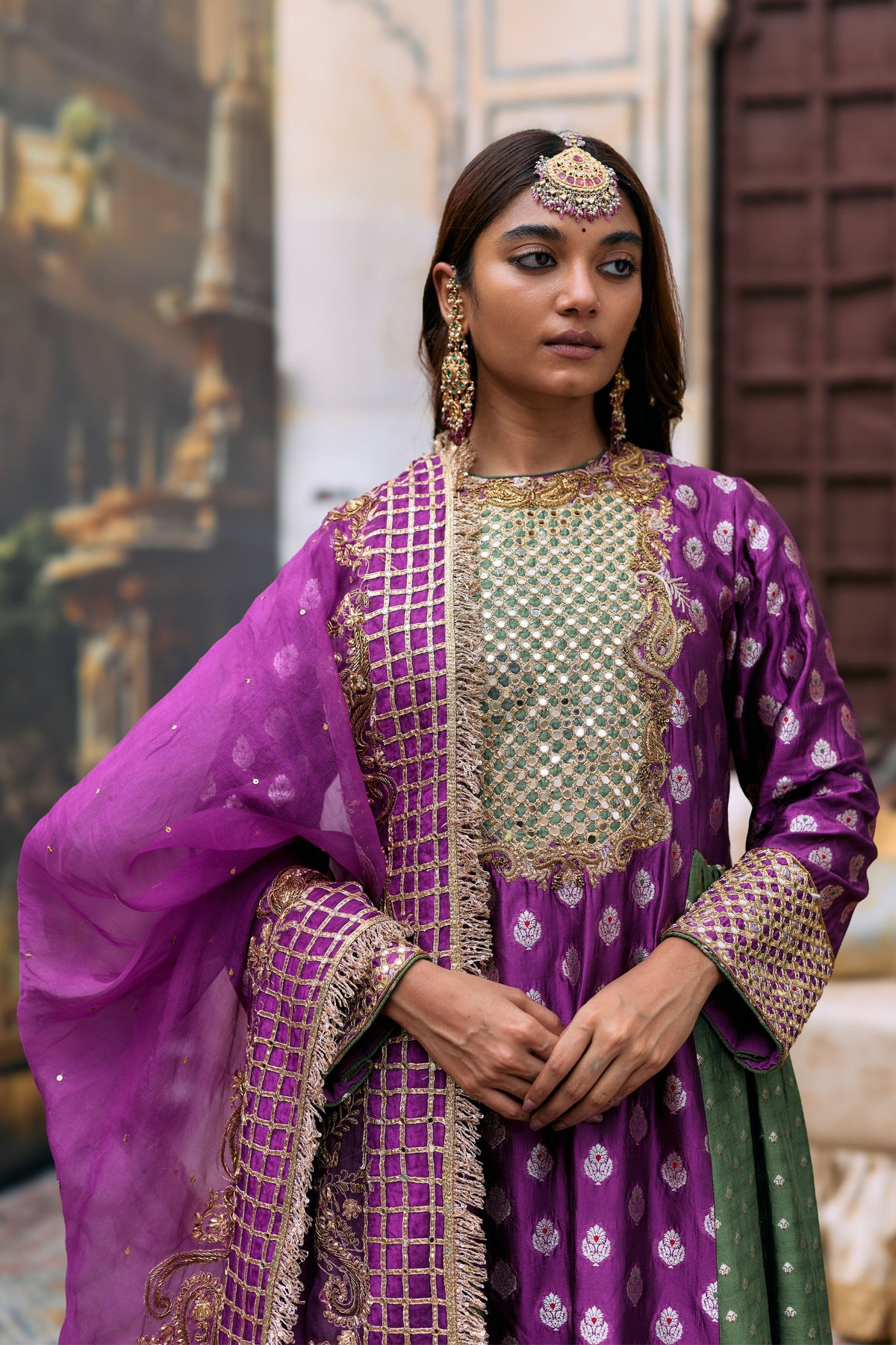 Kamandalu Suit