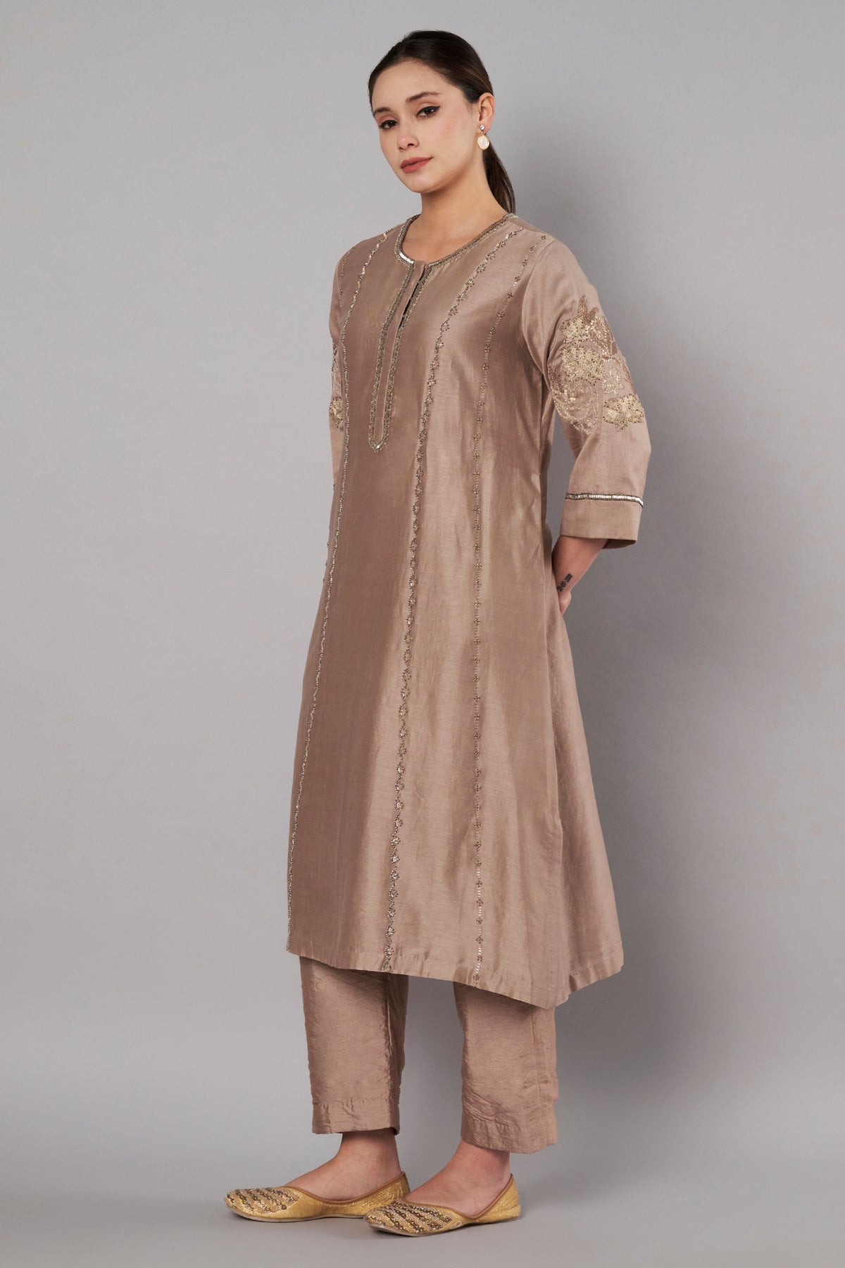Breeze Trail Taupe A Line Set
