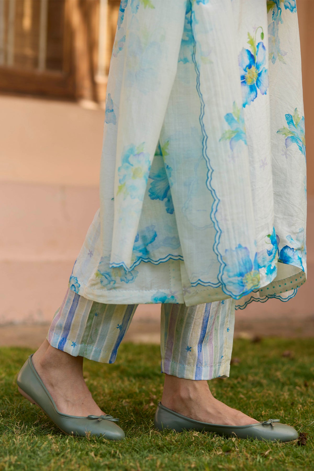 Dawn Poppy Ivory Kurta Set