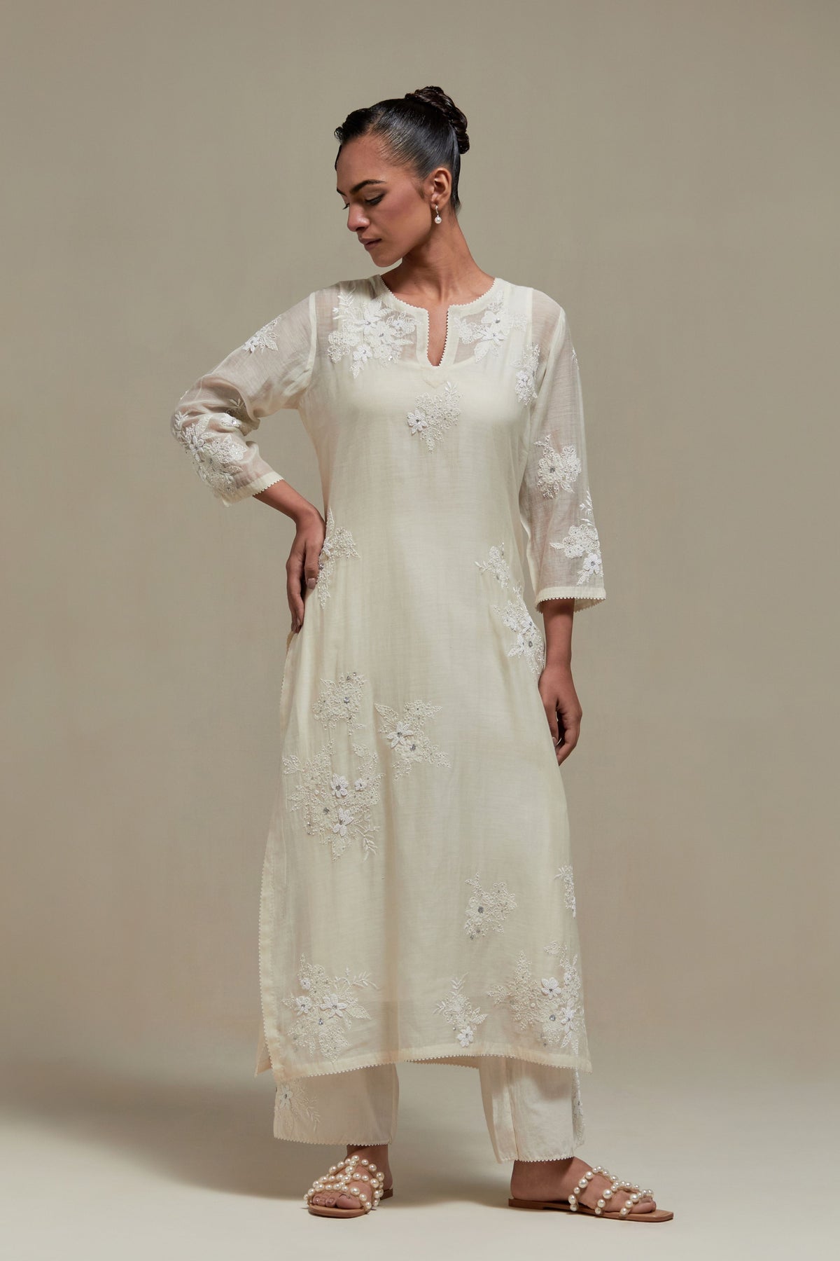 Off White Floral Kurta And Pants