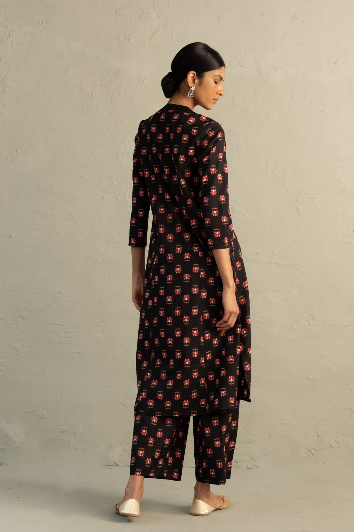 Black V-Neck Kurta Set