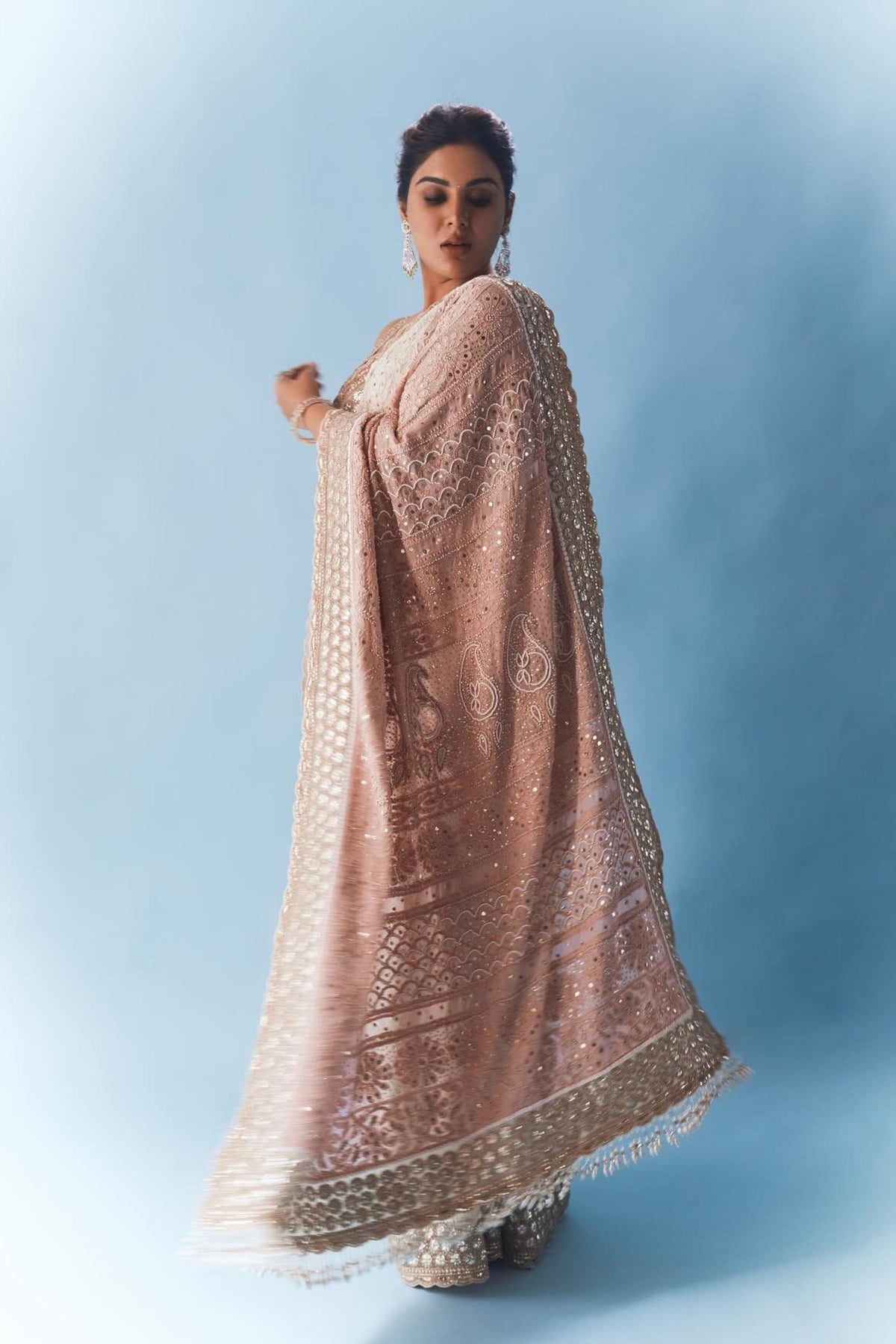 Samyuktha in Faabiiana