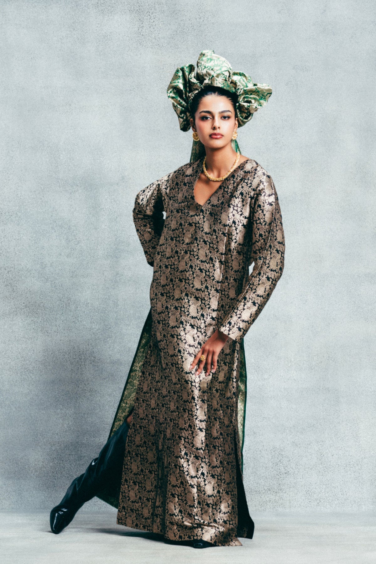 Handwoven Black & Gold Banarasi Kaftan