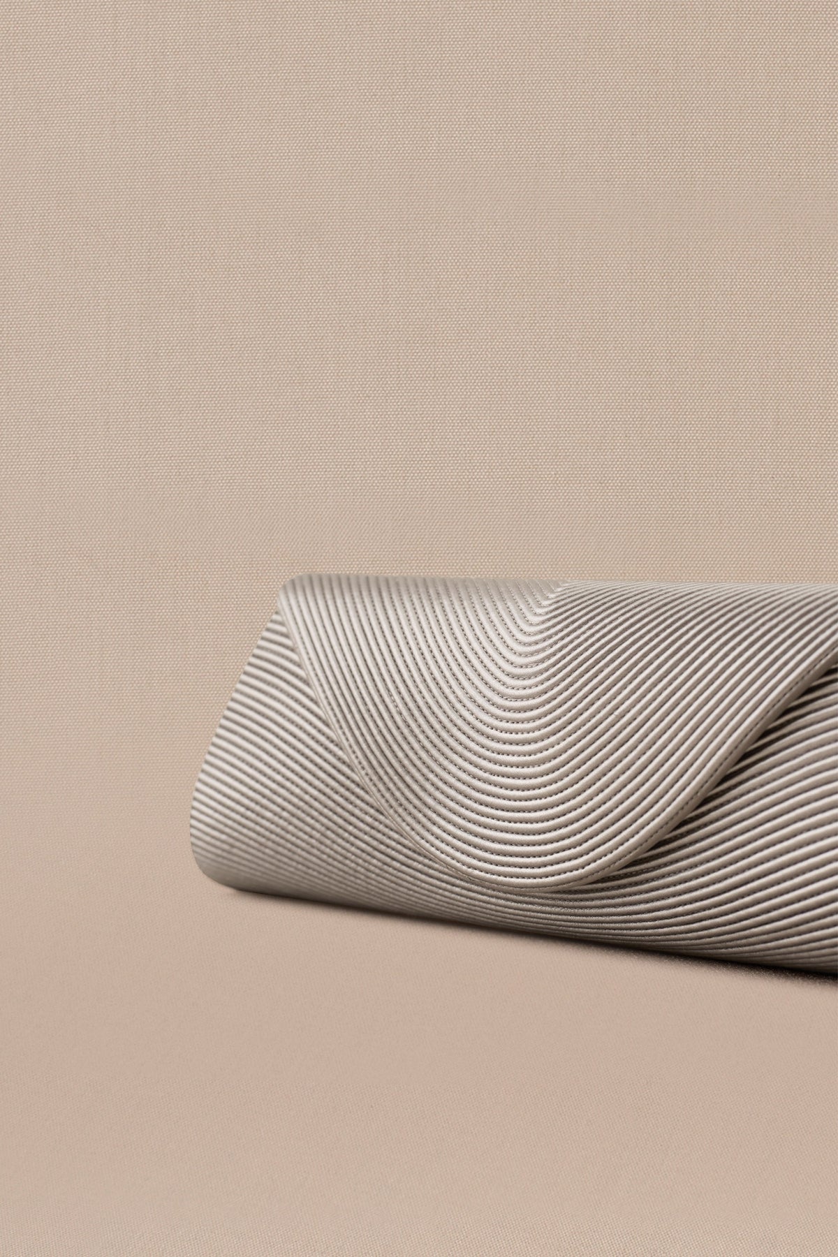 Reba Clutch