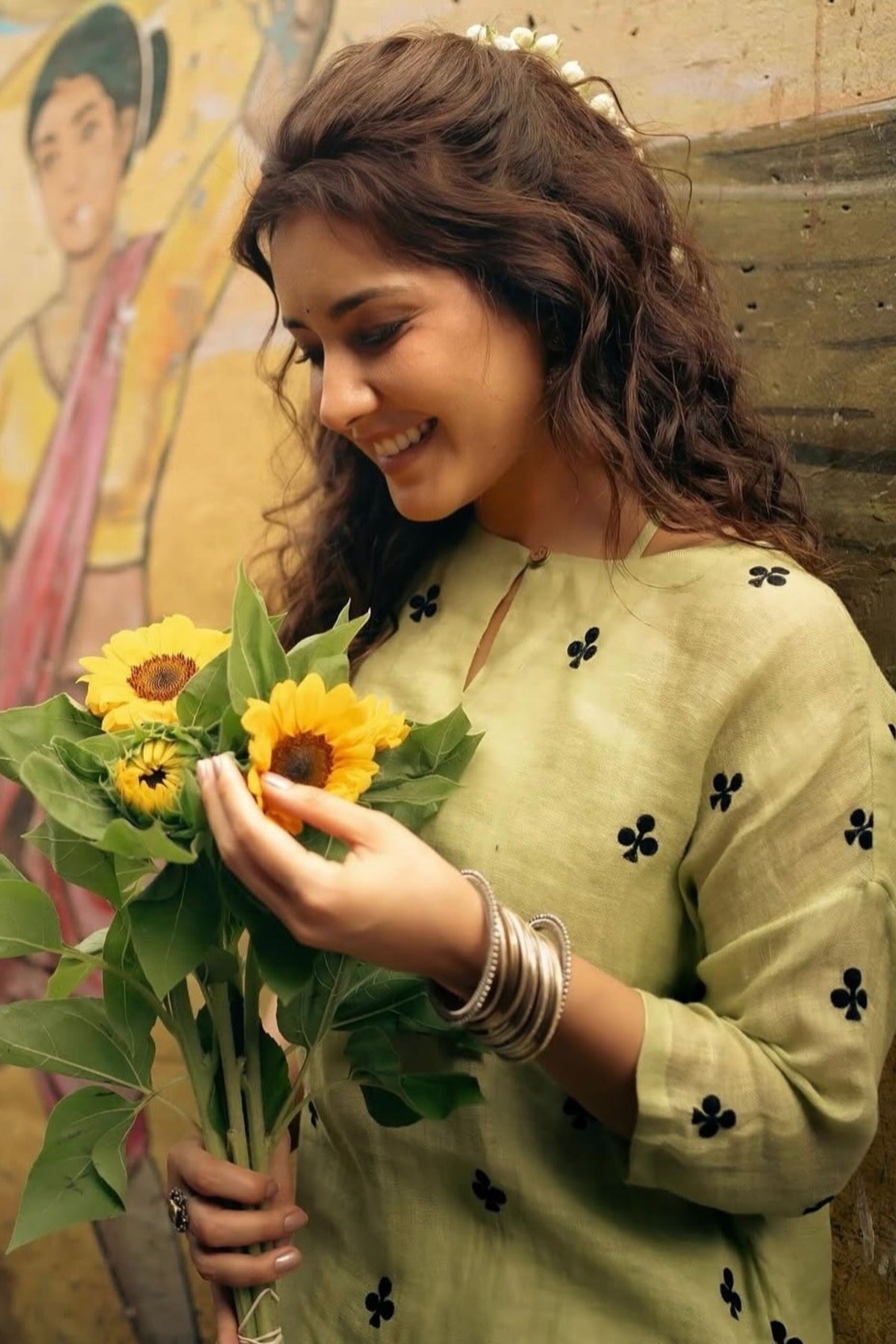 Raashii Khanna in Mati