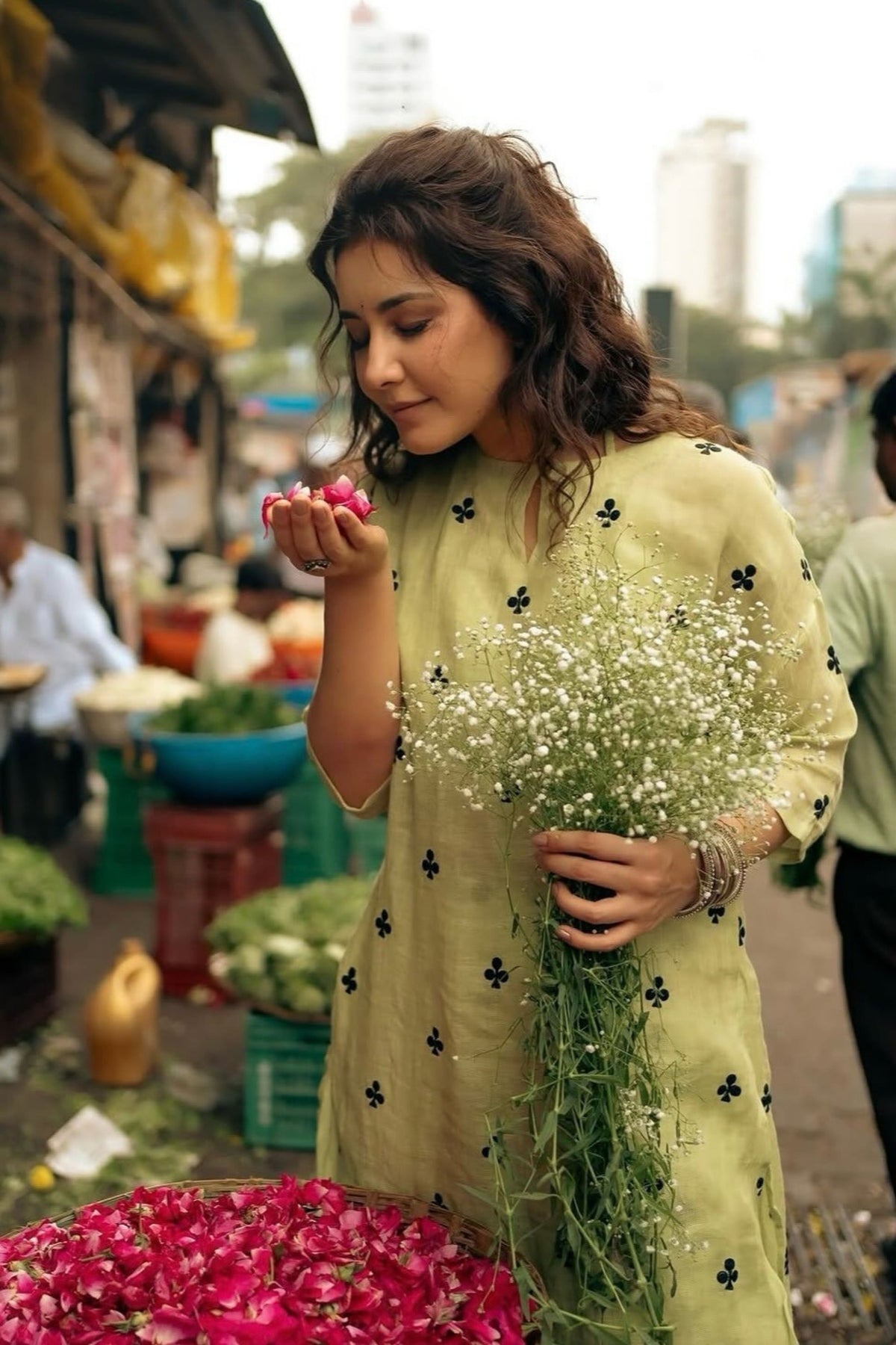 Raashii Khanna in Mati