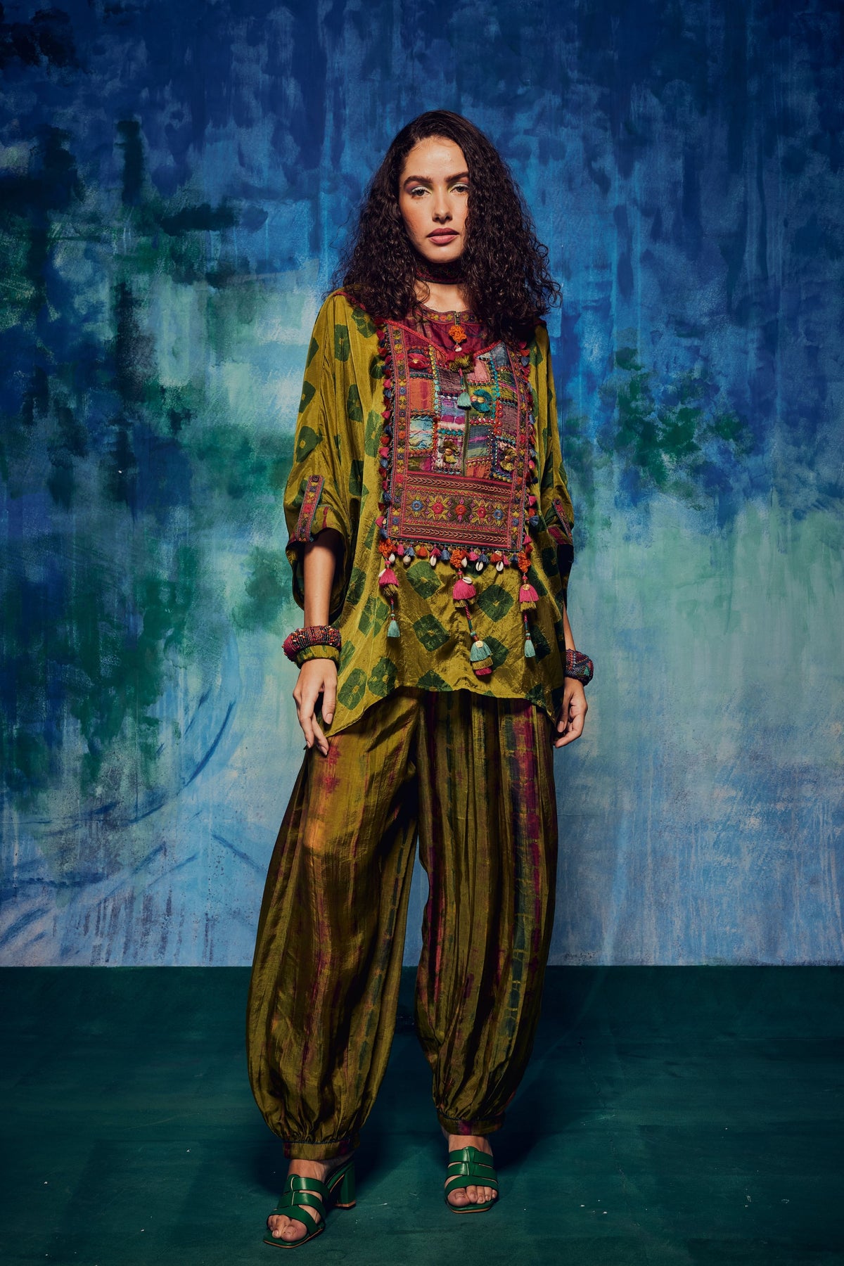 Olive Ruhi Kaftan &amp; Dhoti Set