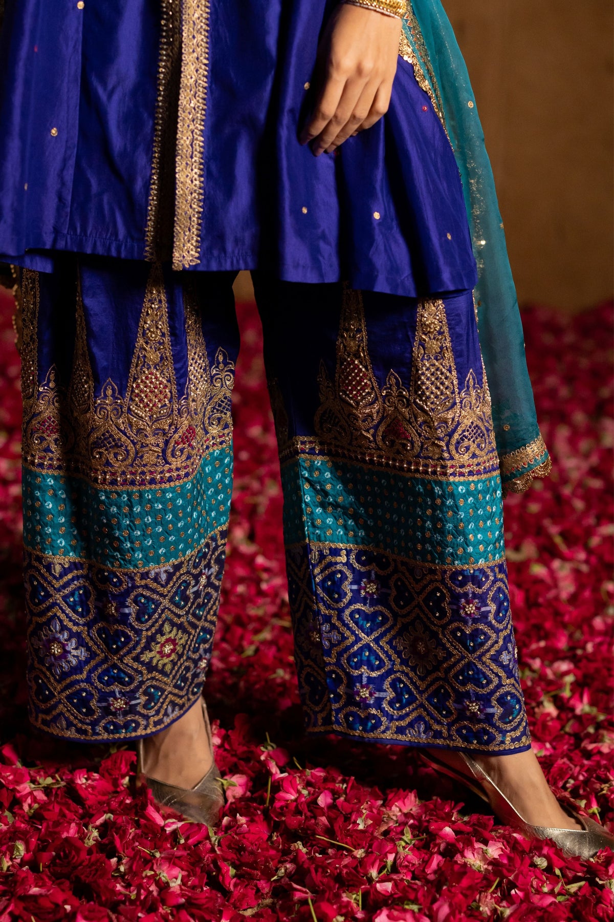 Rutvee Patola Cutout Kurta Set