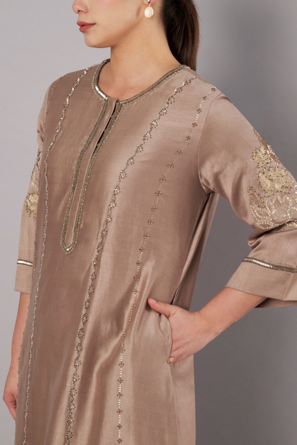 Breeze Trail Taupe A Line Set