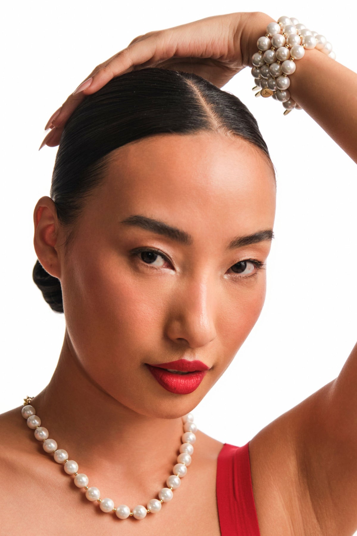 Classic Bandel Pearl Necklace